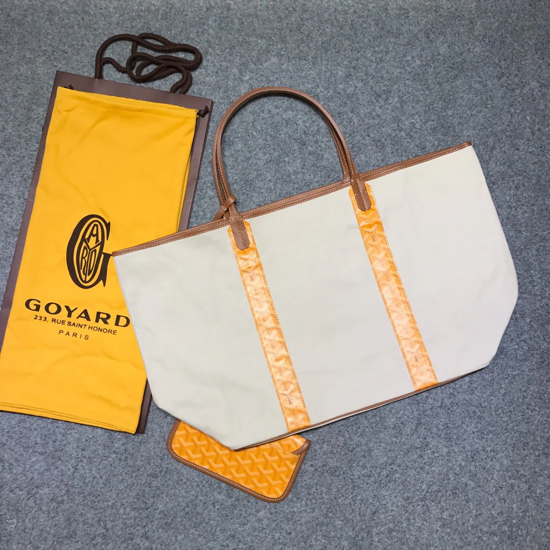 Гоярд-Сент-Луи-Пертюи-желтый