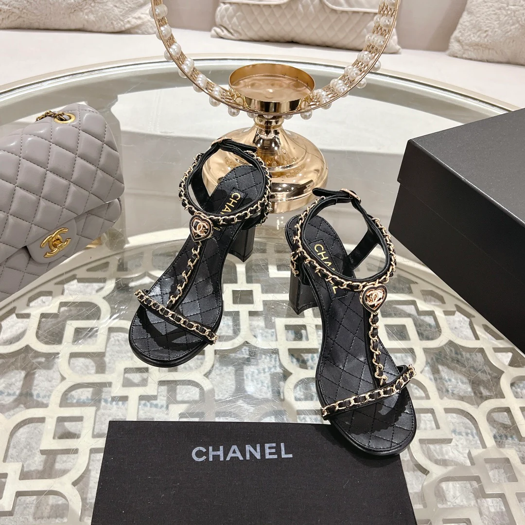 Босоножки на высоком каблуке Chanel 2024 — черные