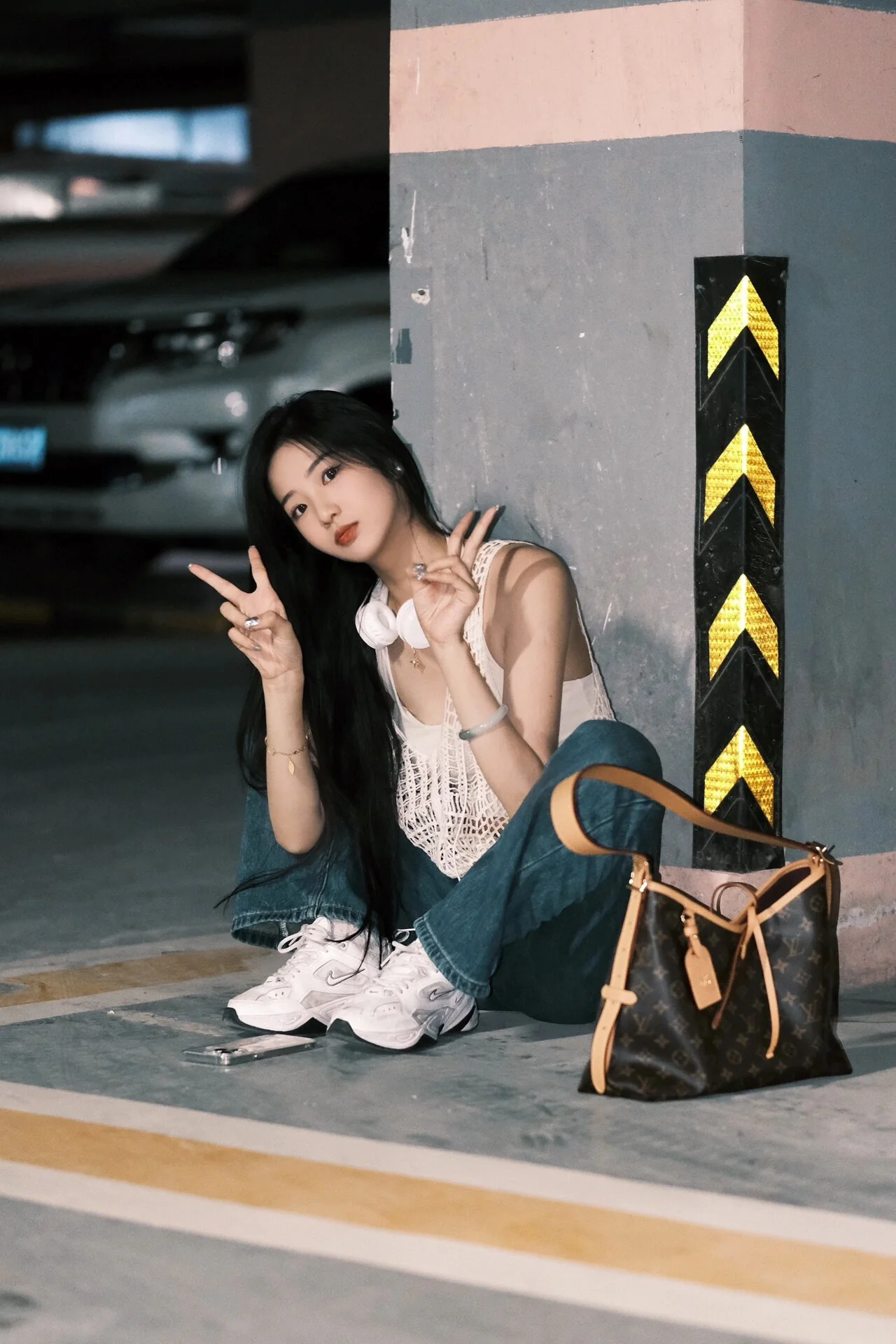 m46203-LV-carryall-pm-Shoulder Bag-Classic Monogram Canvas