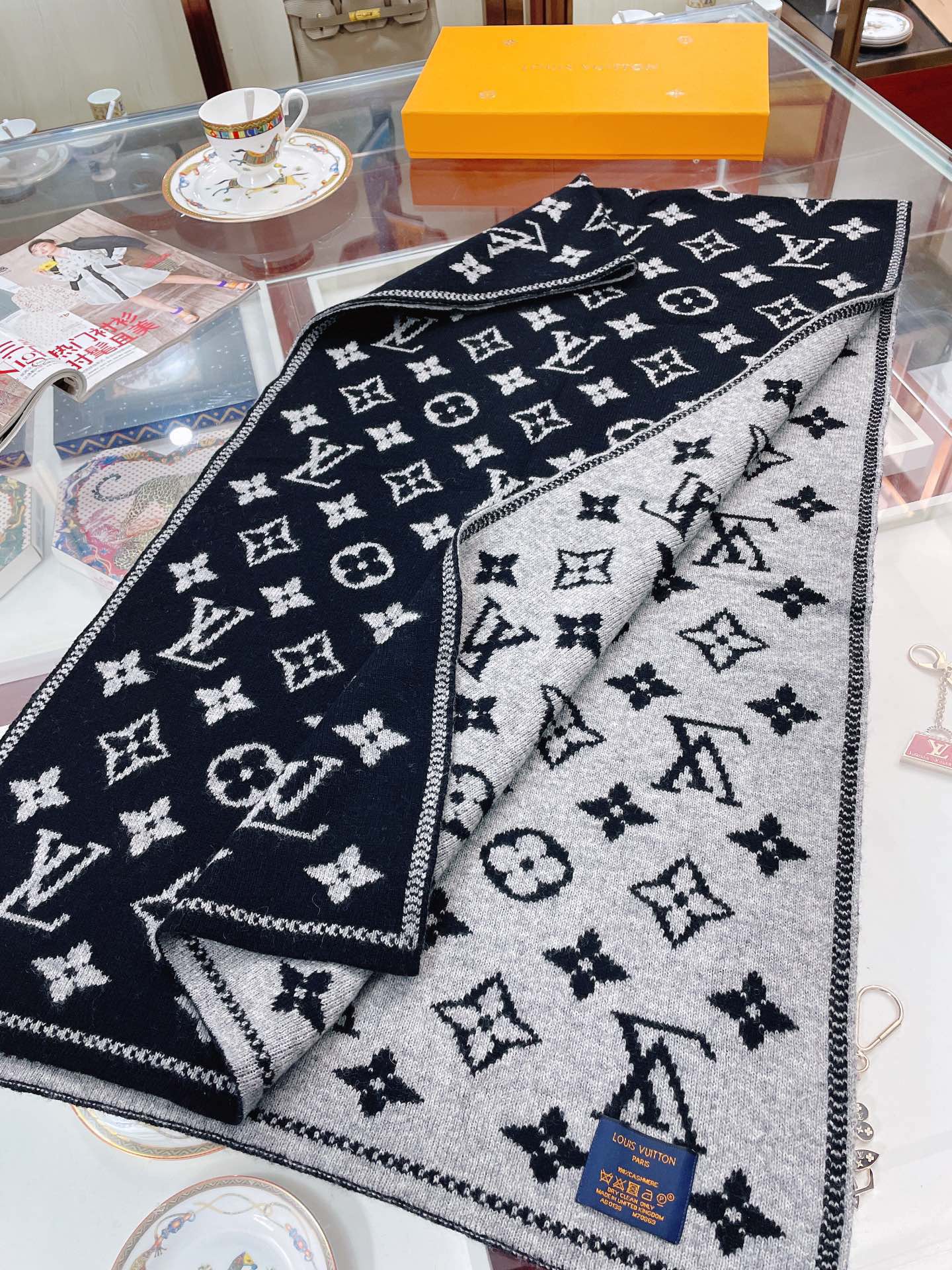 Вязаный кашемировый шарф LV