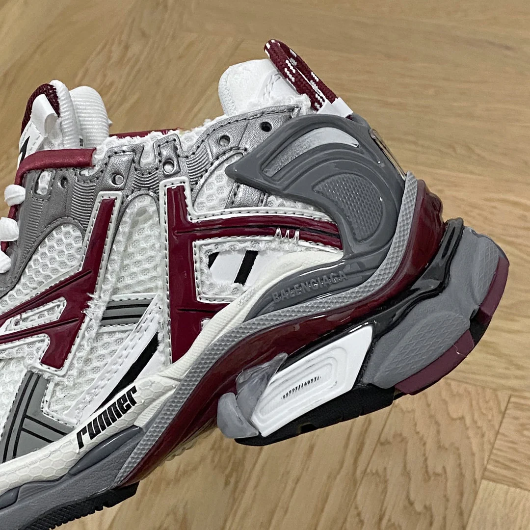Кроссовки Balenciaga Runner Dad Shoes 2