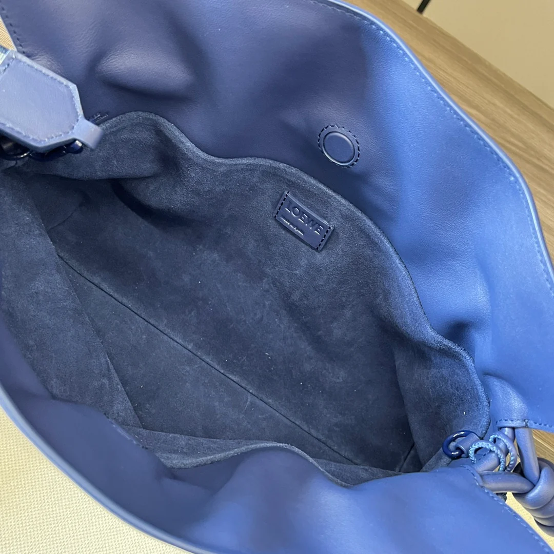 Клатч Loewe Flamenco - телячья кожа наппа - синий