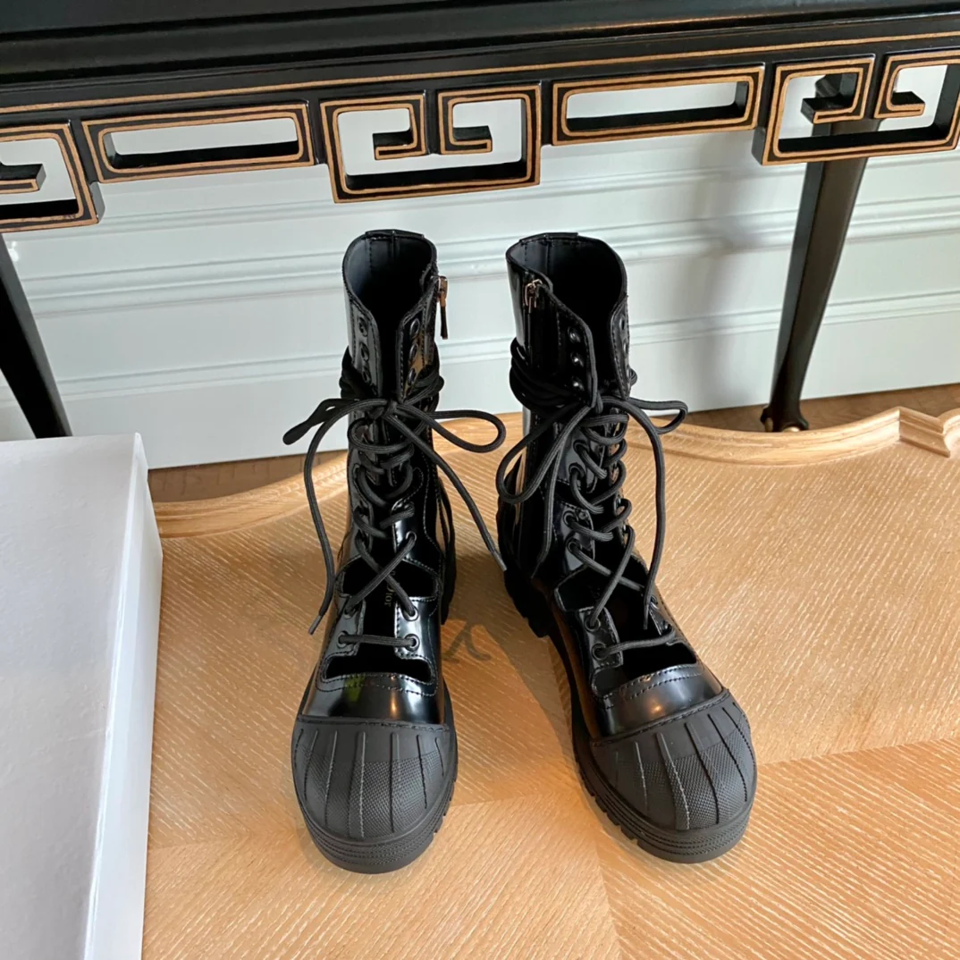 Dior - Ажурный боди - Топ до бедра - Кожаные сапоги - Черный