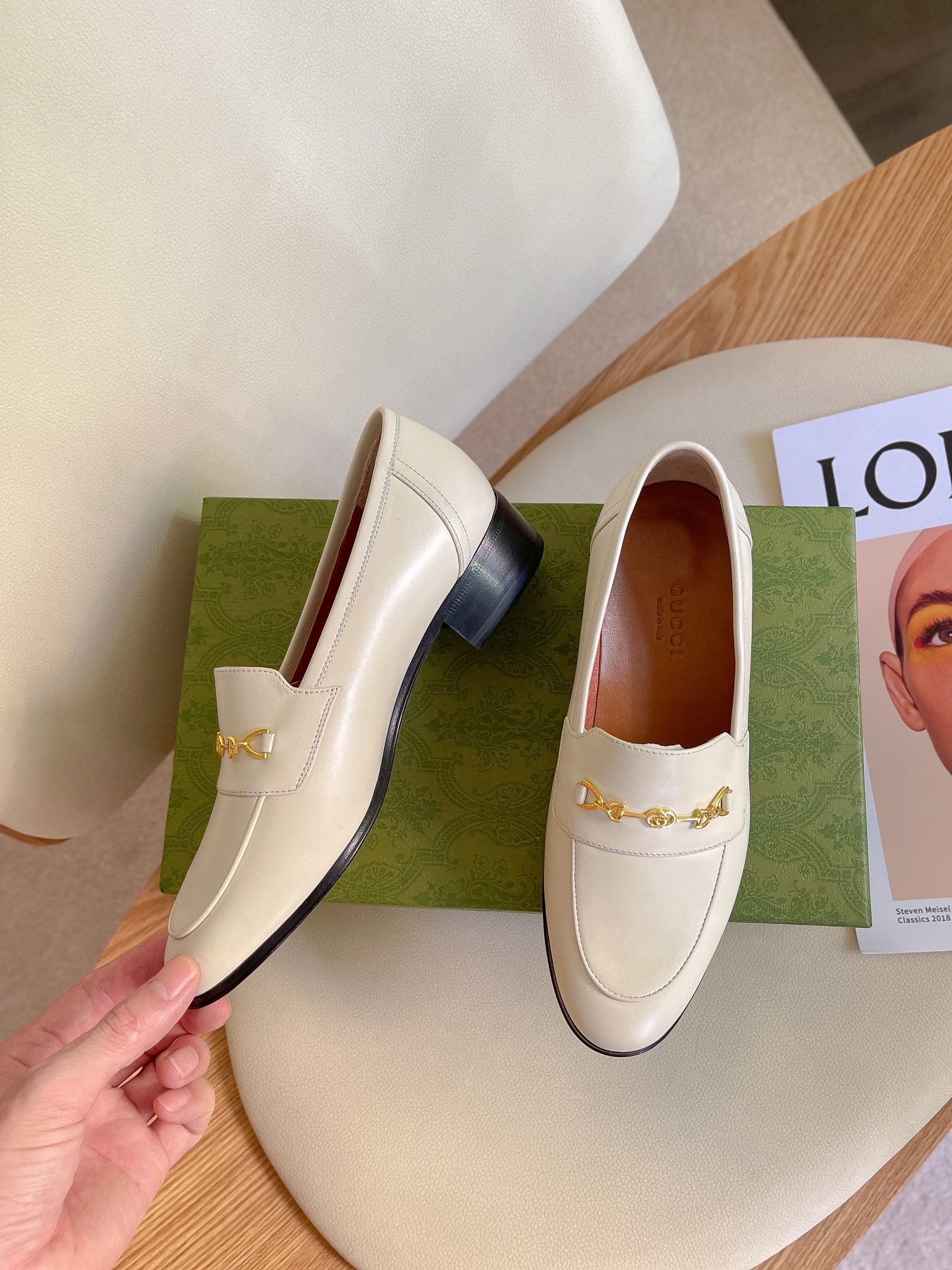 Классические уличные лоферы Gucci с пряжкой