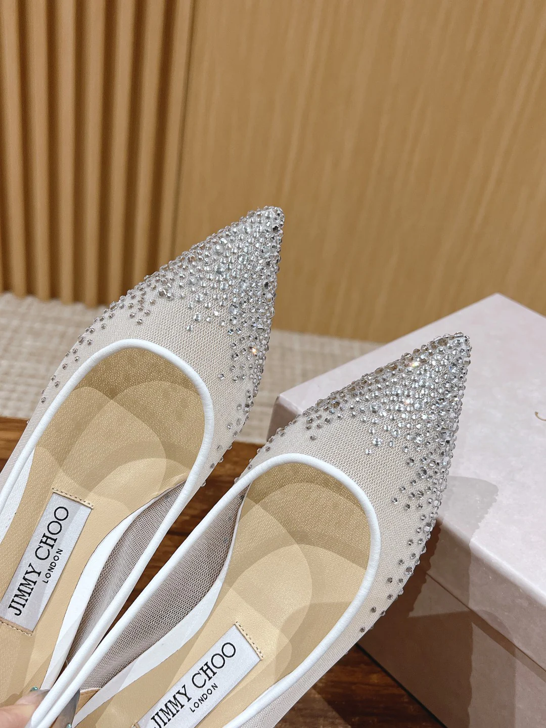 Балетки с острым носком Jimmy Swarovski Crystal Mesh - белые