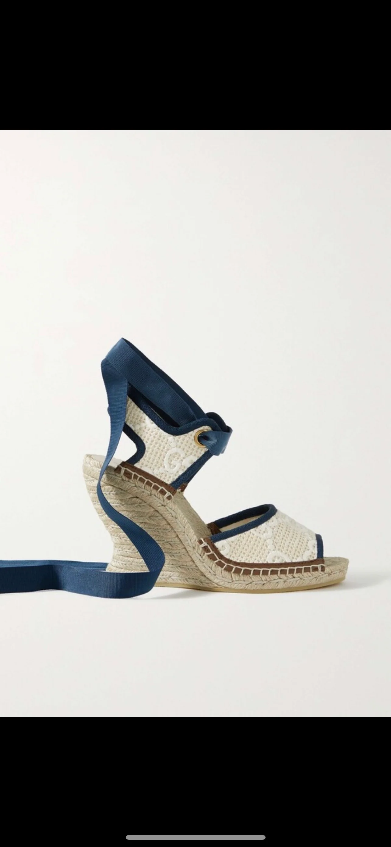 Новые поступления Gucci ранней весной 2023 года: туфли на ремешках из льняной парусины, сандалии на танкетке, джинсовые туфли на шнуровке.