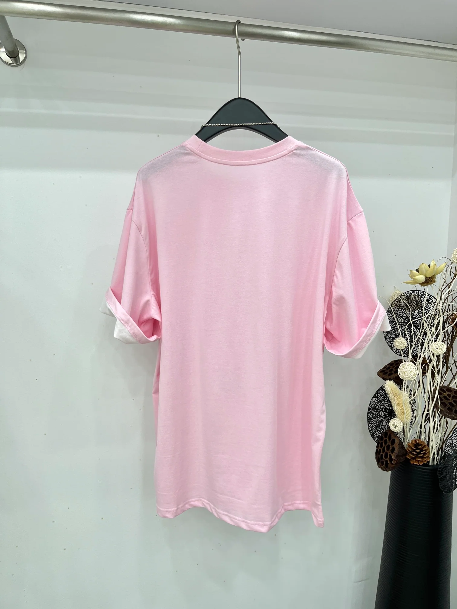 Miu Miu - 2404-24 Новинка: Топ с коротким рукавом, сшитый на заказ и украшенный стразами ручной работы - Розовый