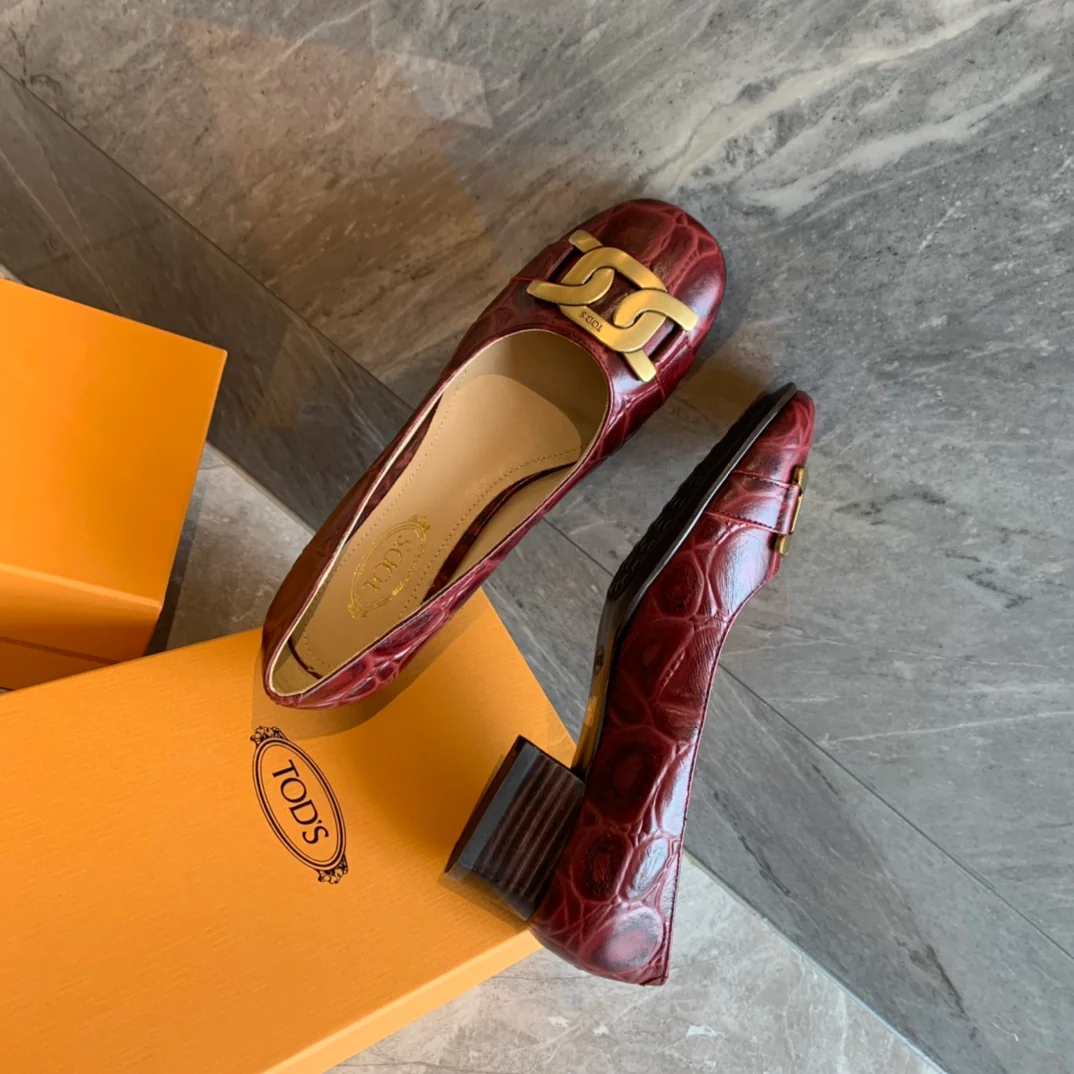 Туфли на низком каблуке Tods