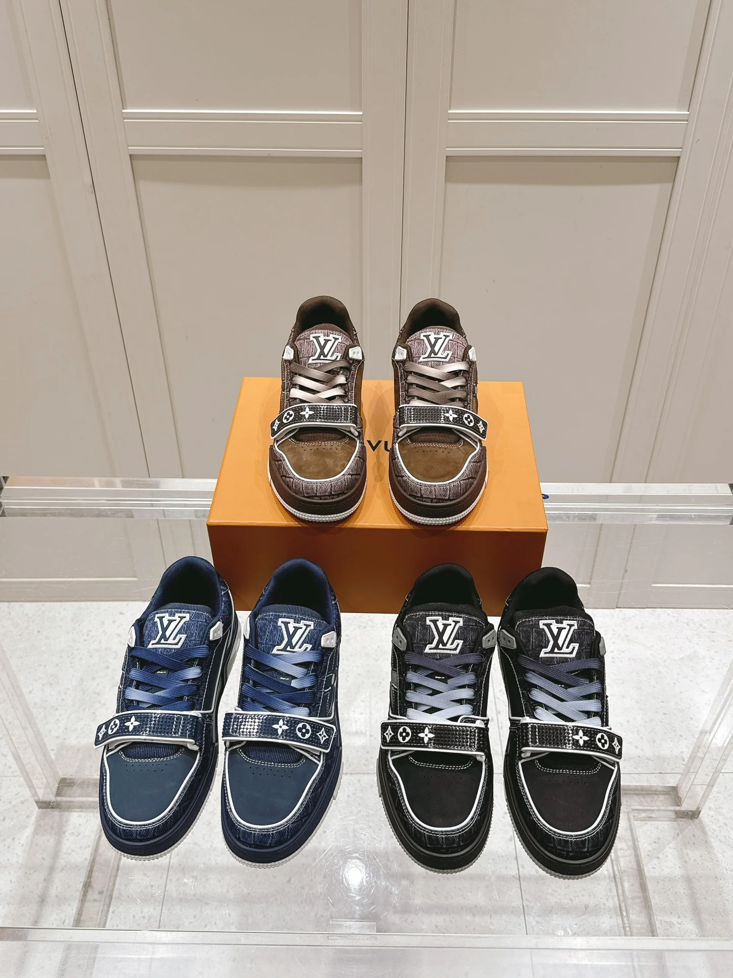 Скейтбордные кроссовки LV-2024 на липучках - изображение из коллекции