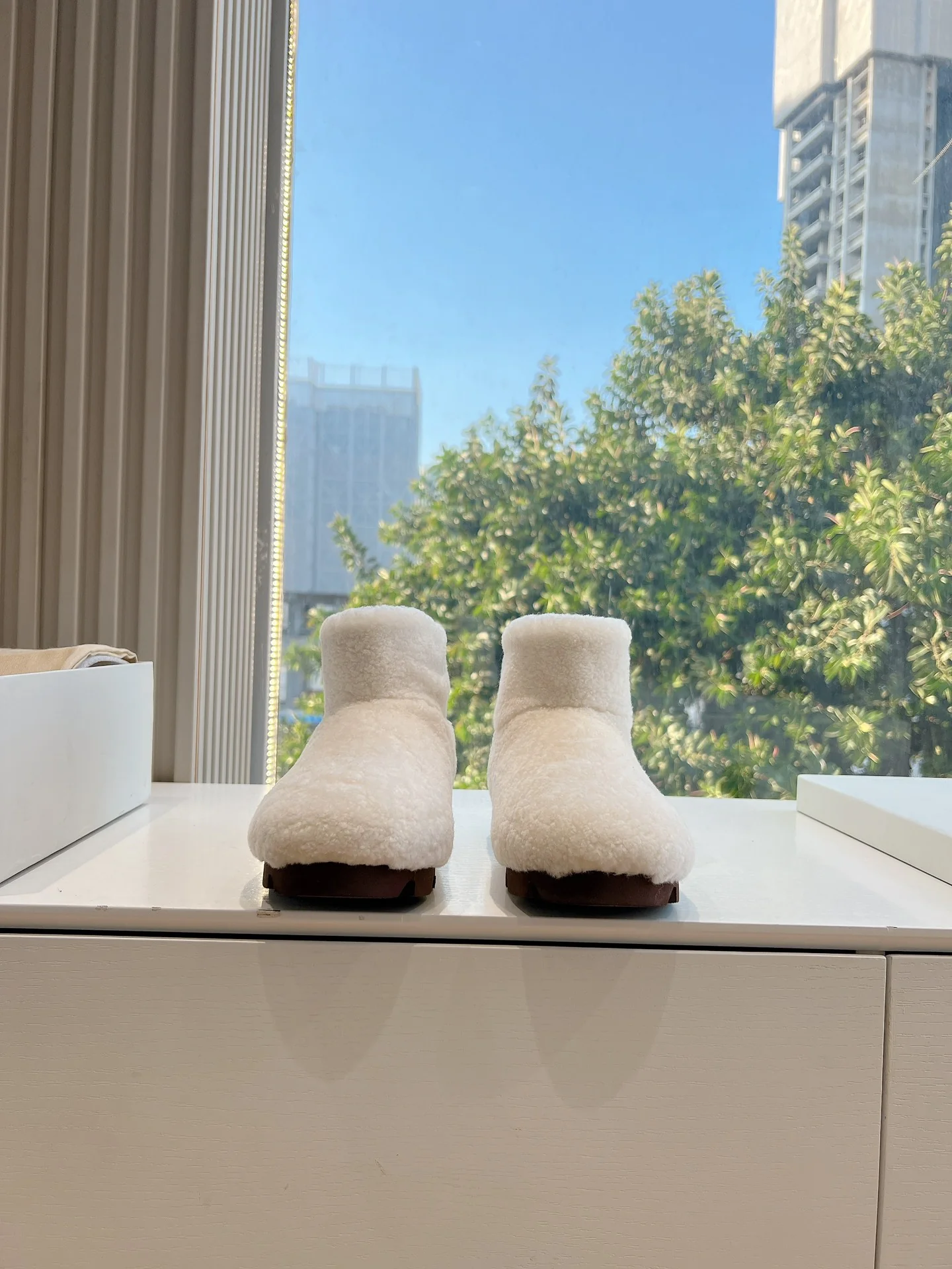 Снежные ботинки Prada 2024 - белые