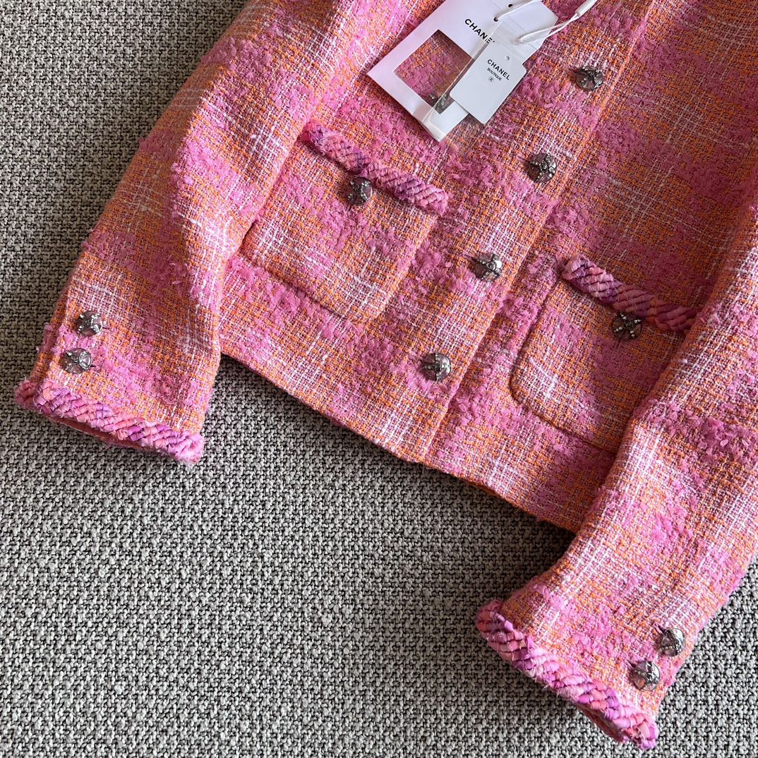 Куртка в стиле Chanel - 2403 - объемная, оранжево-розовая, тканая.