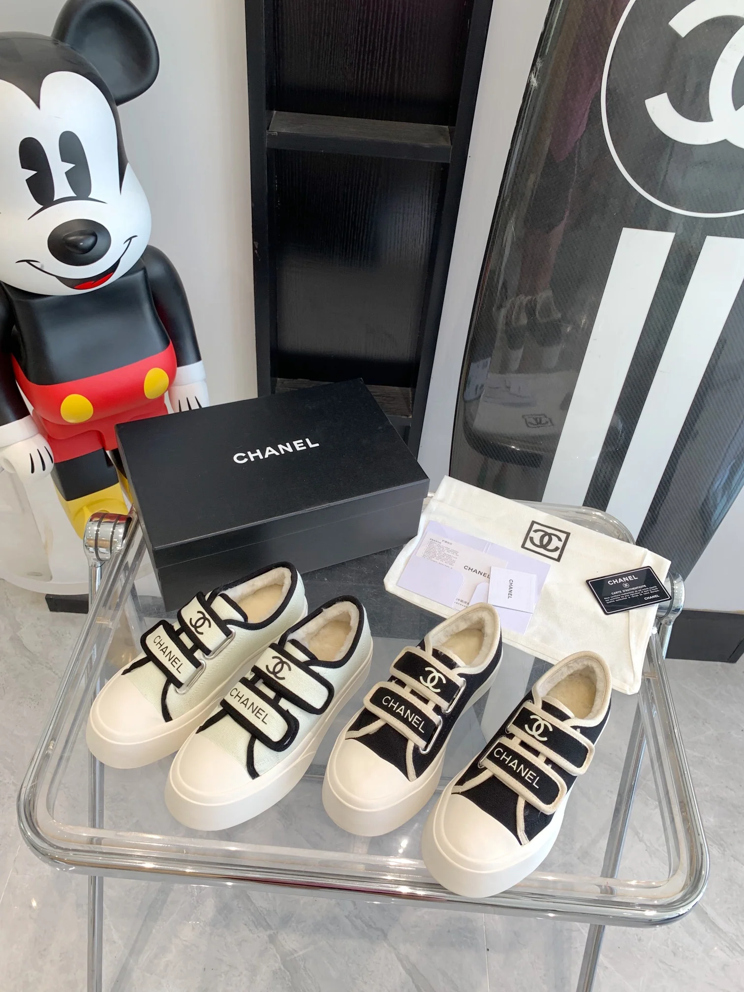 Кроссовки Chanel 22s сиренево-белого цвета