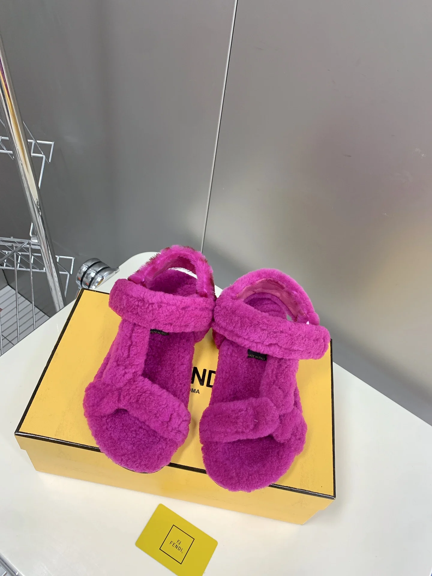 Fendi - Мягкие сандалии - Розовые