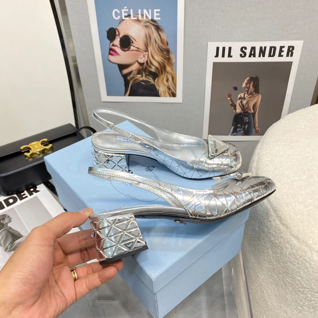 Туфли Prada - Туфли-мэри-джейн на низком каблуке от Prada - серебристые