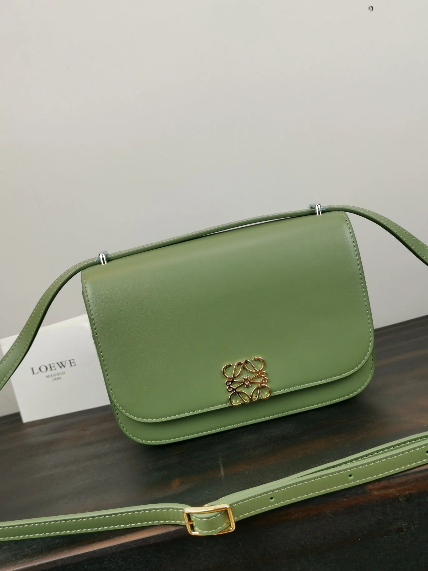 Серия Loewe Goya - Малый размер - 6