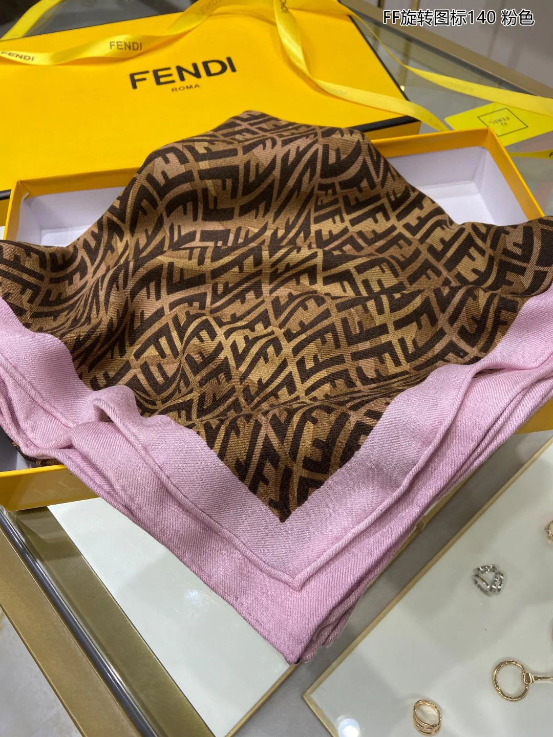 Квадратный шарф Fendi Rotating Icon - 140 см - 70% - Кашемир - 30% - Шелк - 1 шт.