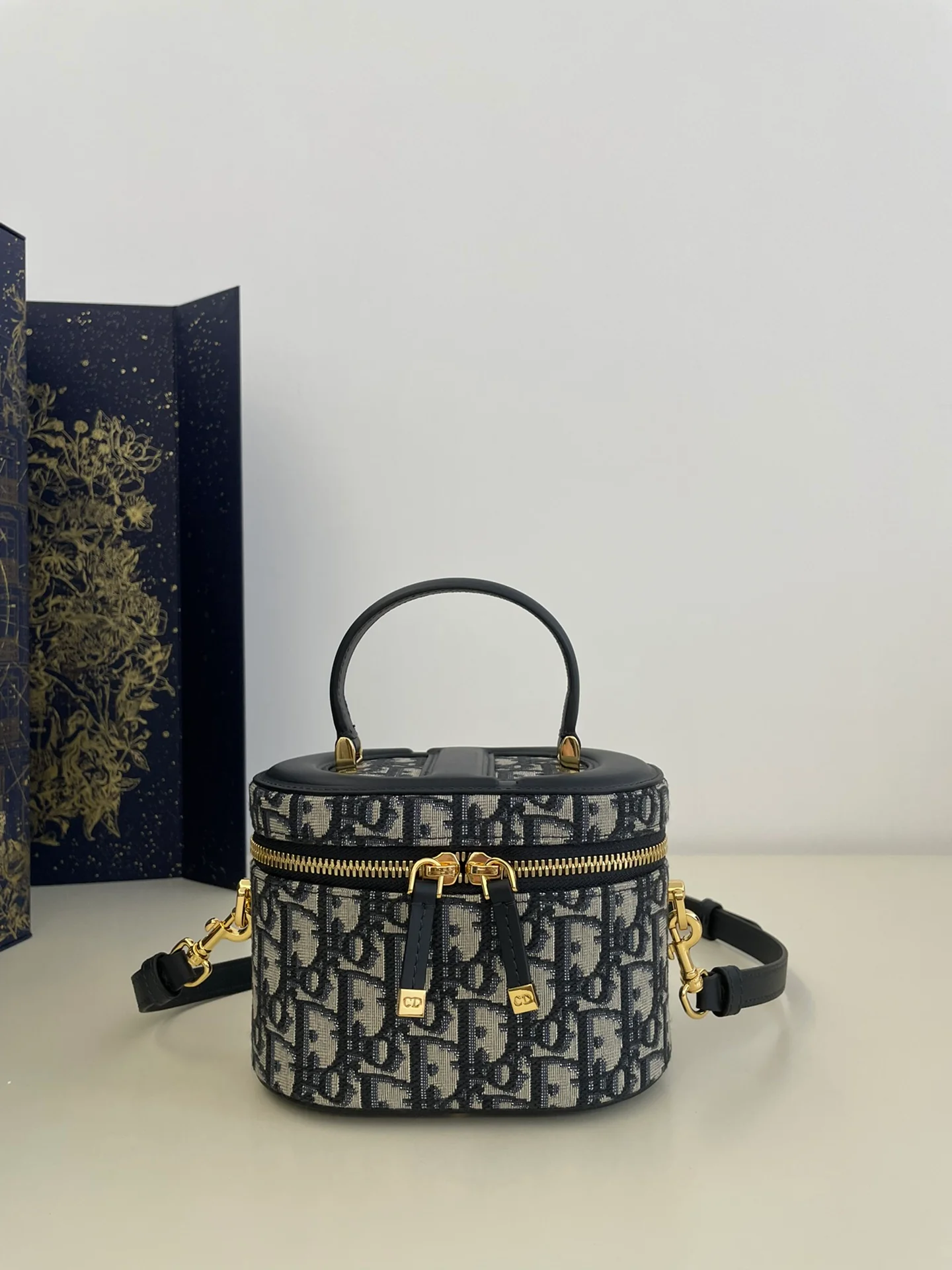 Косметичка Dior Signature Vanity Collection - Monogram Blue