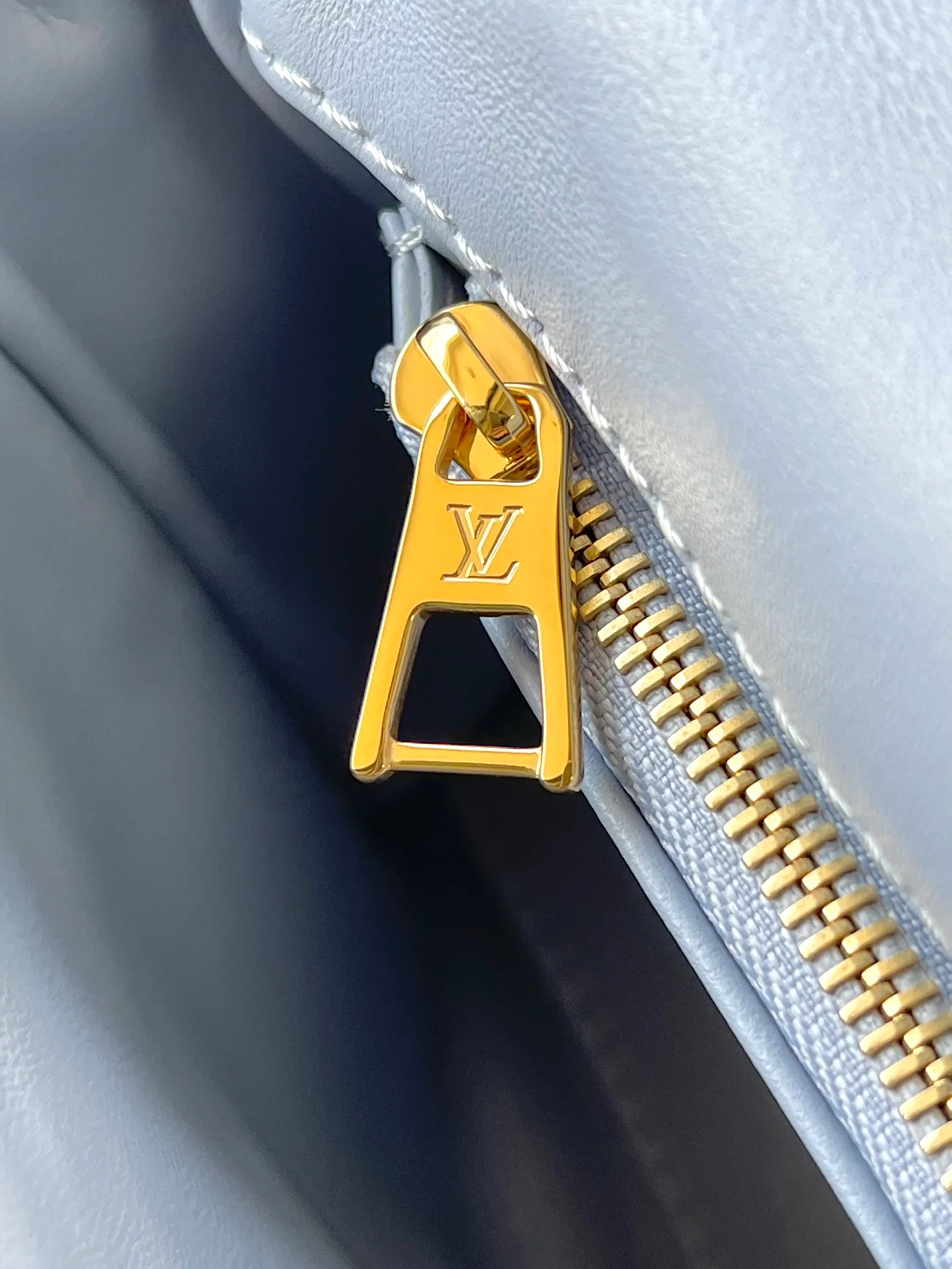 m24186-LV-go-14-mm-Medium-Handbag/Crossbody Bag-Smoked Blue