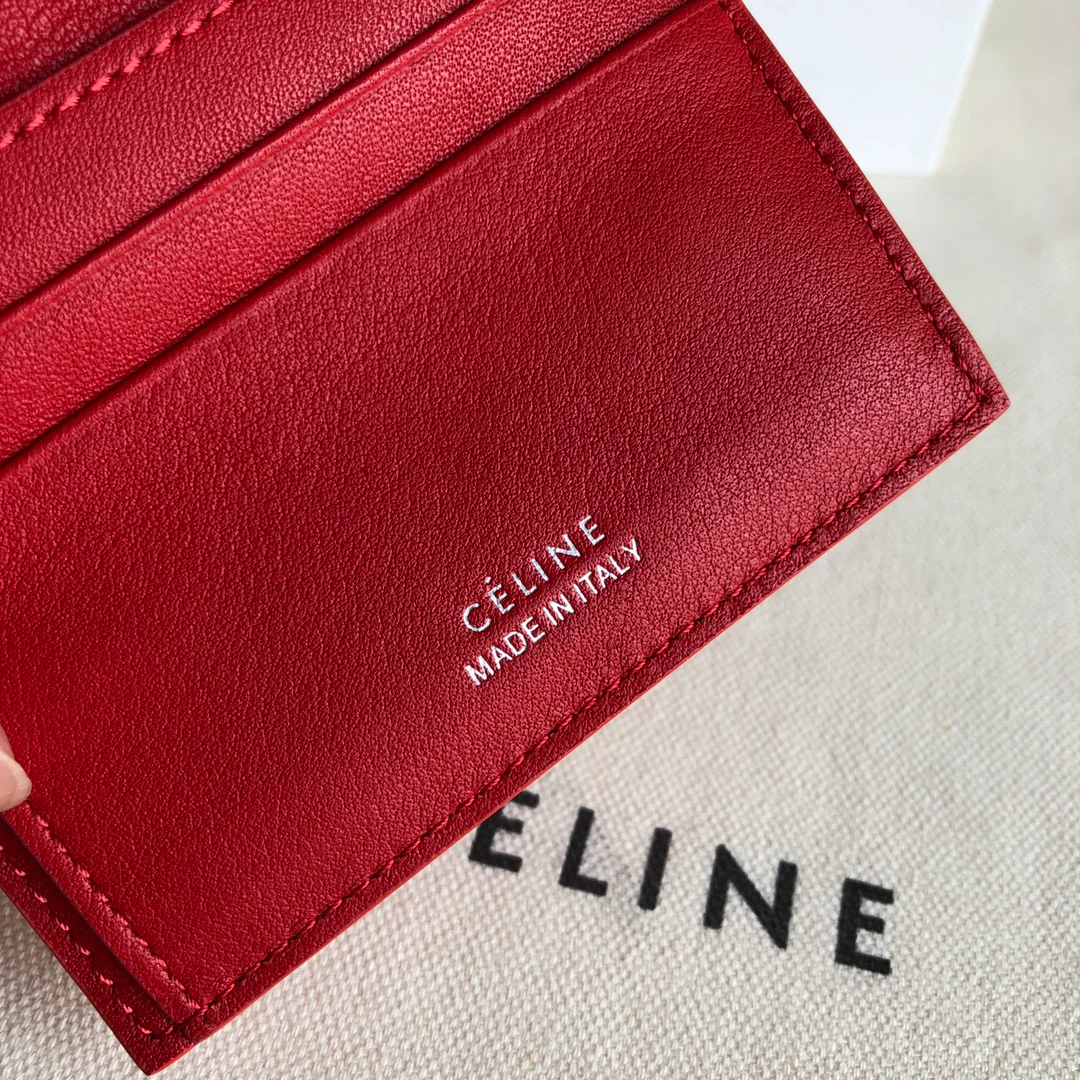 Короткий трехсекционный кошелек Celine с узором ?Красная рябь на воде?.