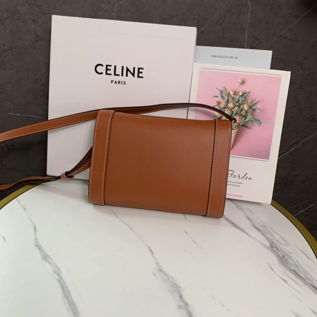 Сумка-конверт Celine через плечо - бежево-коричневая