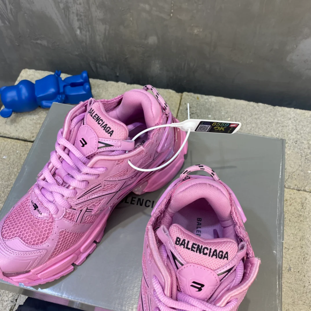 Кроссовки Balenciaga Runner - унисекс - розовые
