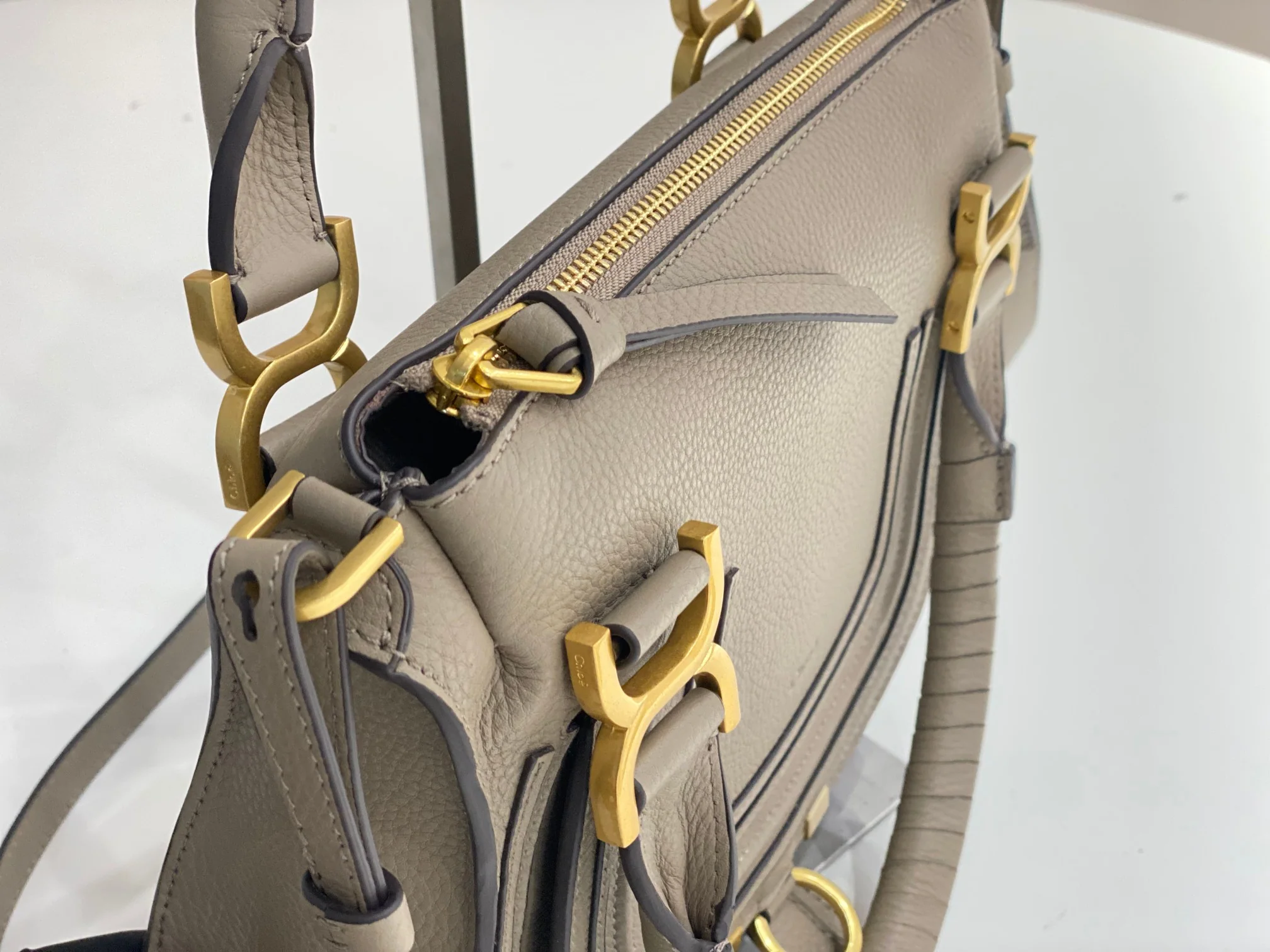 Хлоя-Марси-Грей-средний