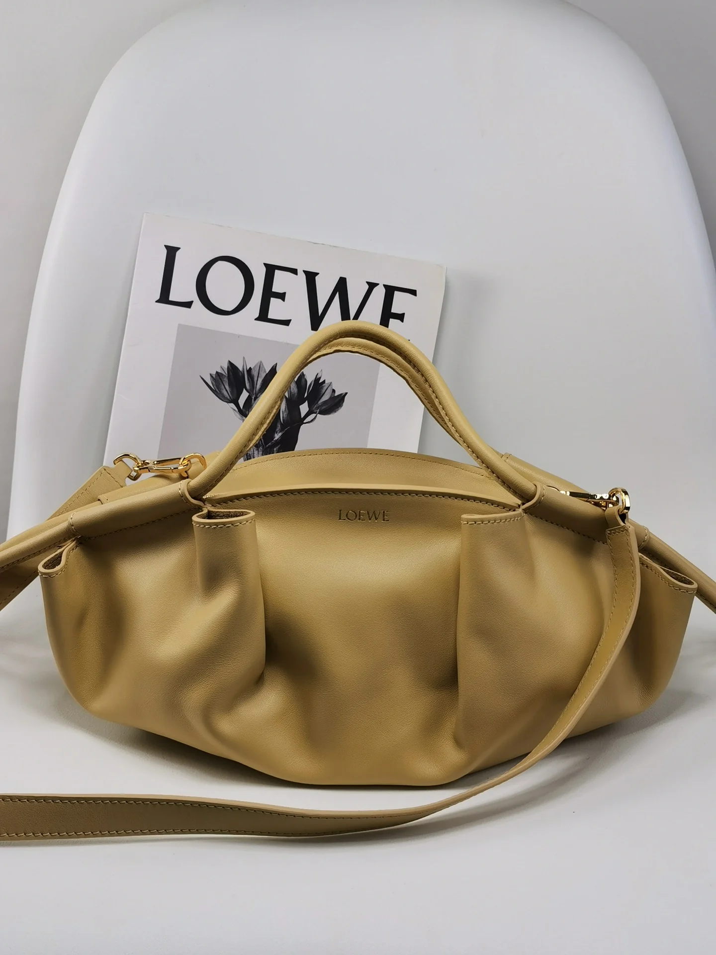 Сумка для прогулок Loewe Paseo - телячья кожа наппа - маленькая - песочно-желтая
