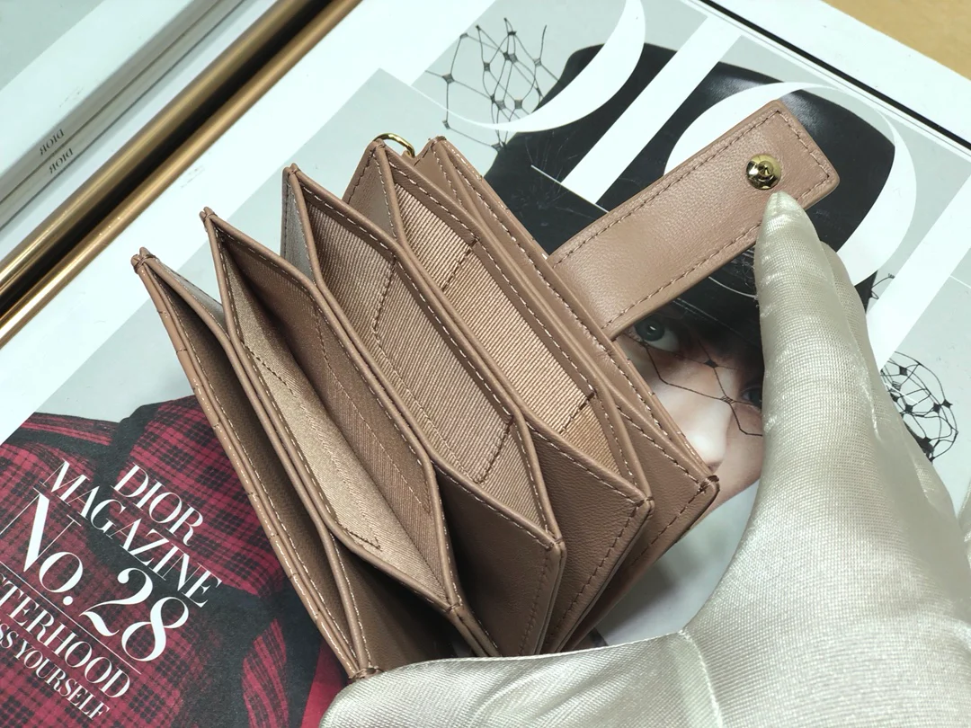 Dior 风琴卡包