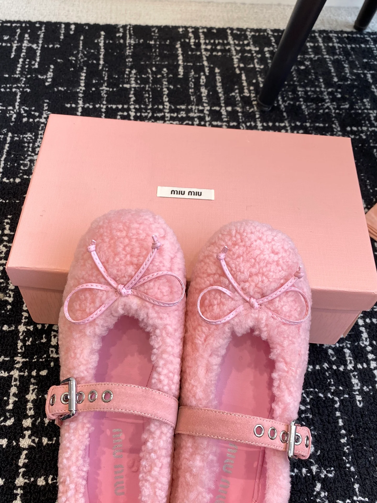 Шерстяные туфли Miu Miu 2024 - розовые