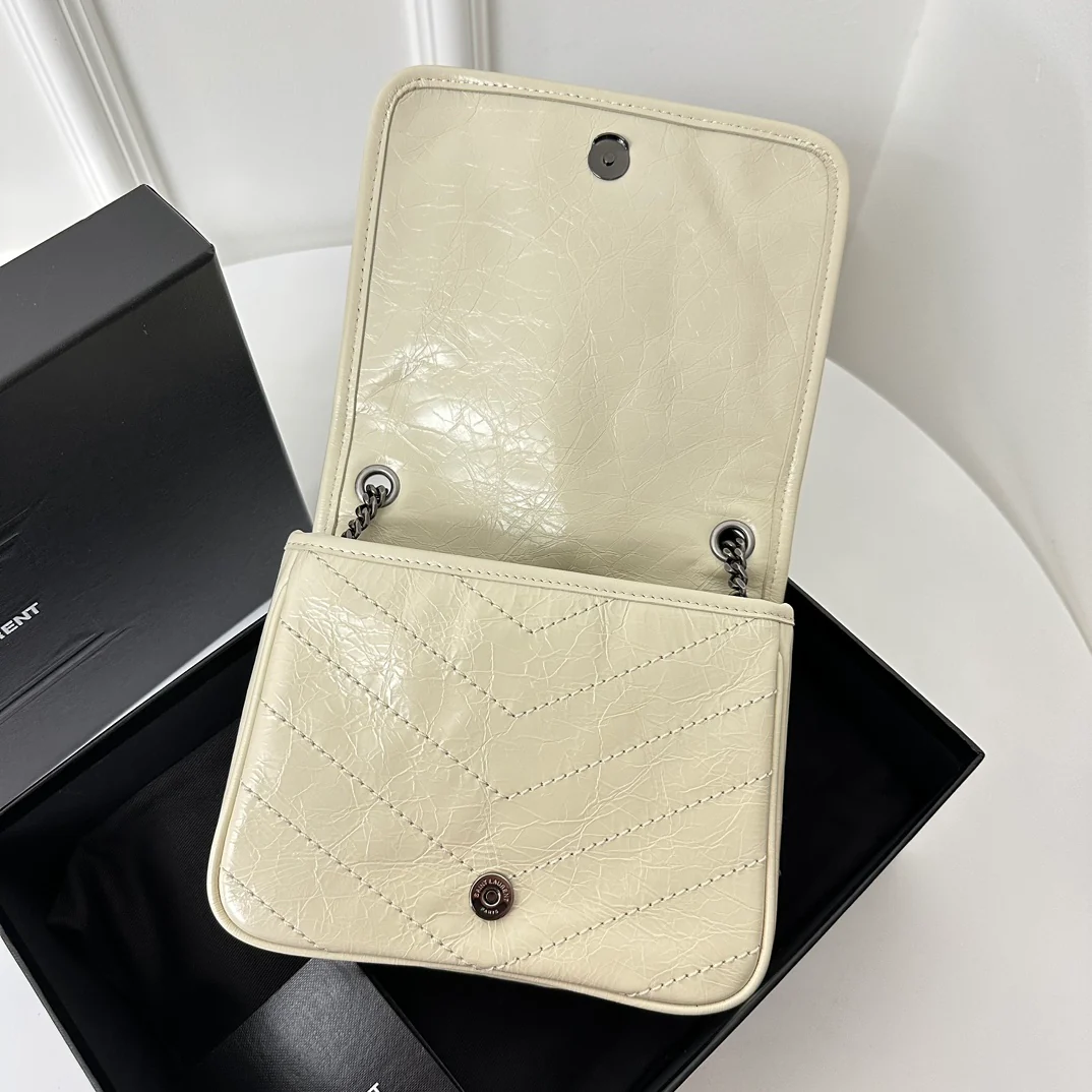 Мини-кошелек на цепочке YSL Niki, белый