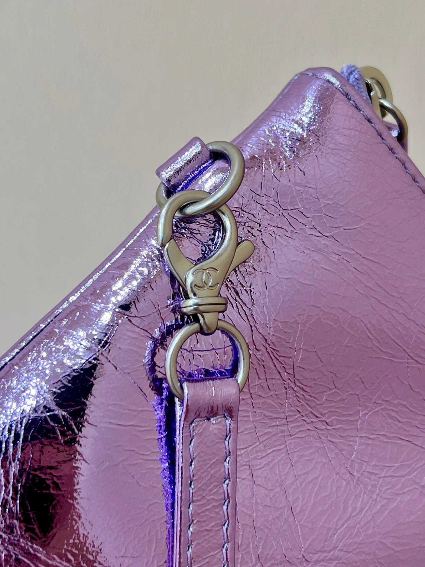 Сумка Chanel 25c 22 - металлизированная кожа - фиолетовая