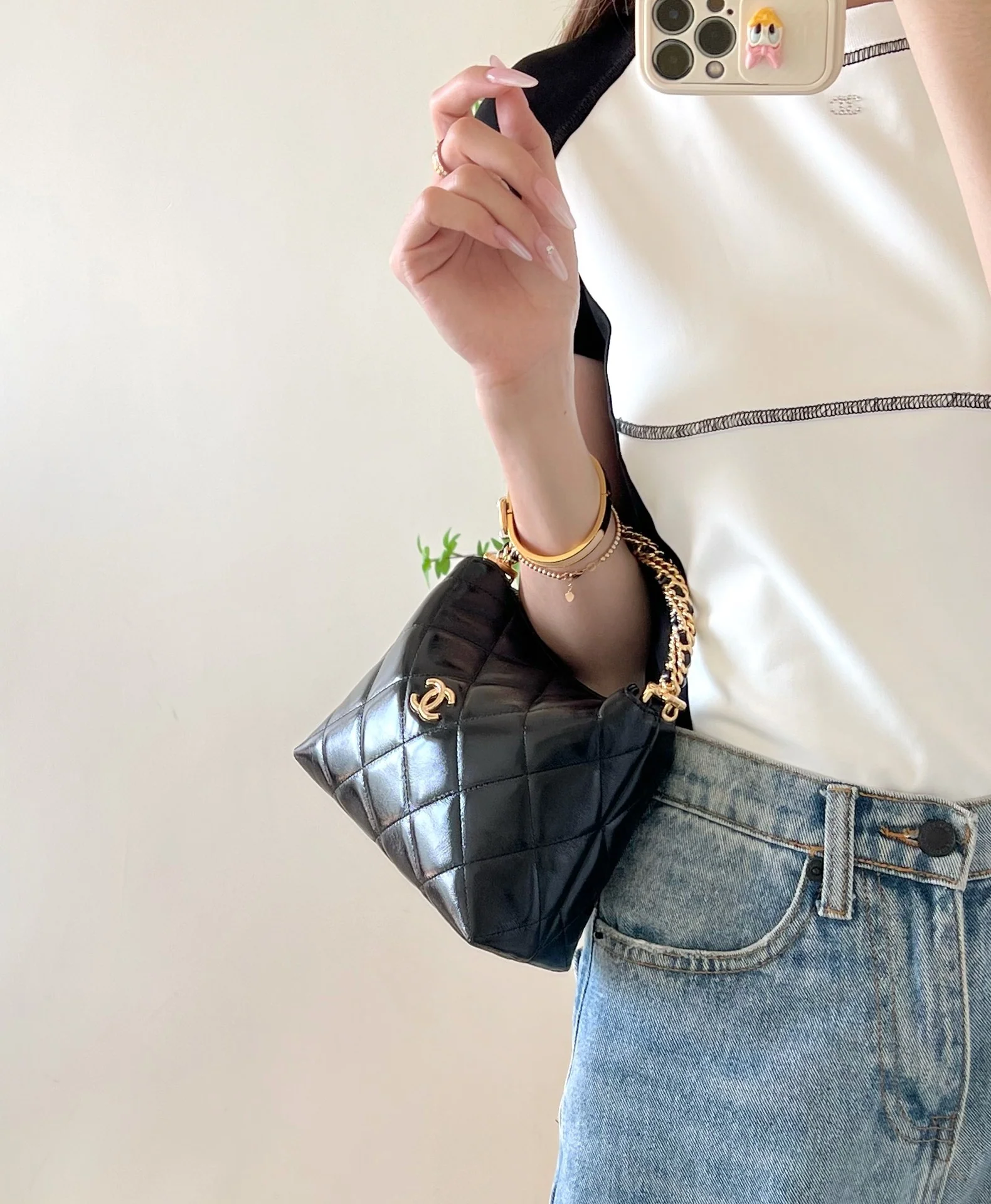 Сумка-хобо Chanel с витой ручкой - черная