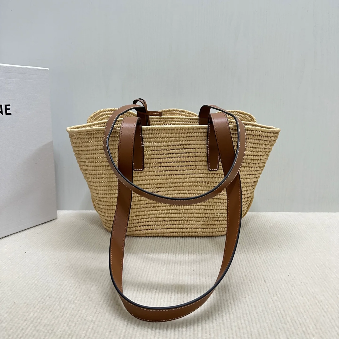 Плетеная кожаная корзина Celine Triomphe - маленькая