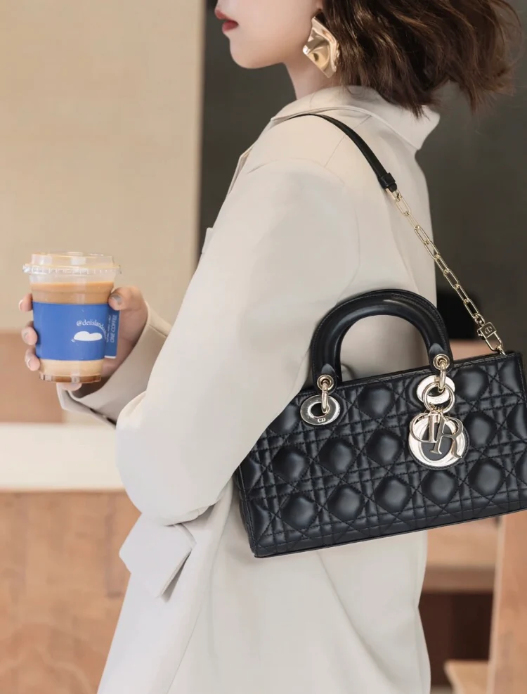 Сумка Dior Lady D Joy, узор каннаже из кожи ягненка, черный цвет