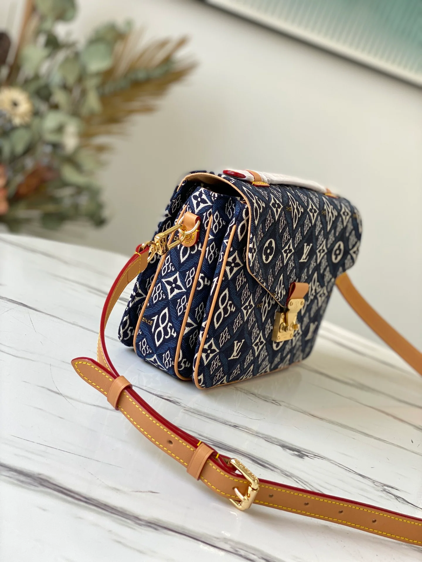 lv-m57395-pochette-metis-сумочка