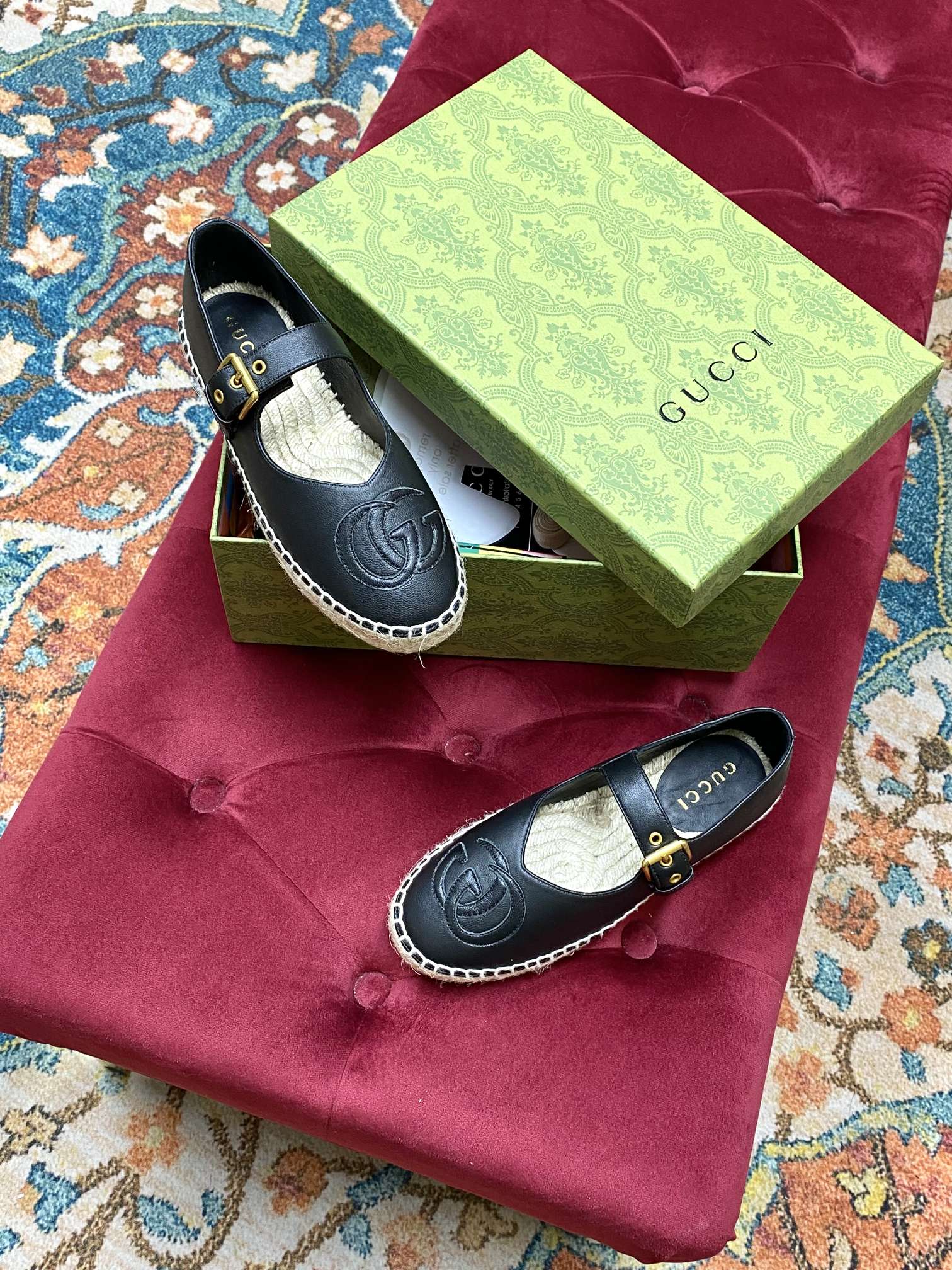 Весенняя коллекция Gucci 2022 — Рыбацкие туфли ?Радуга?