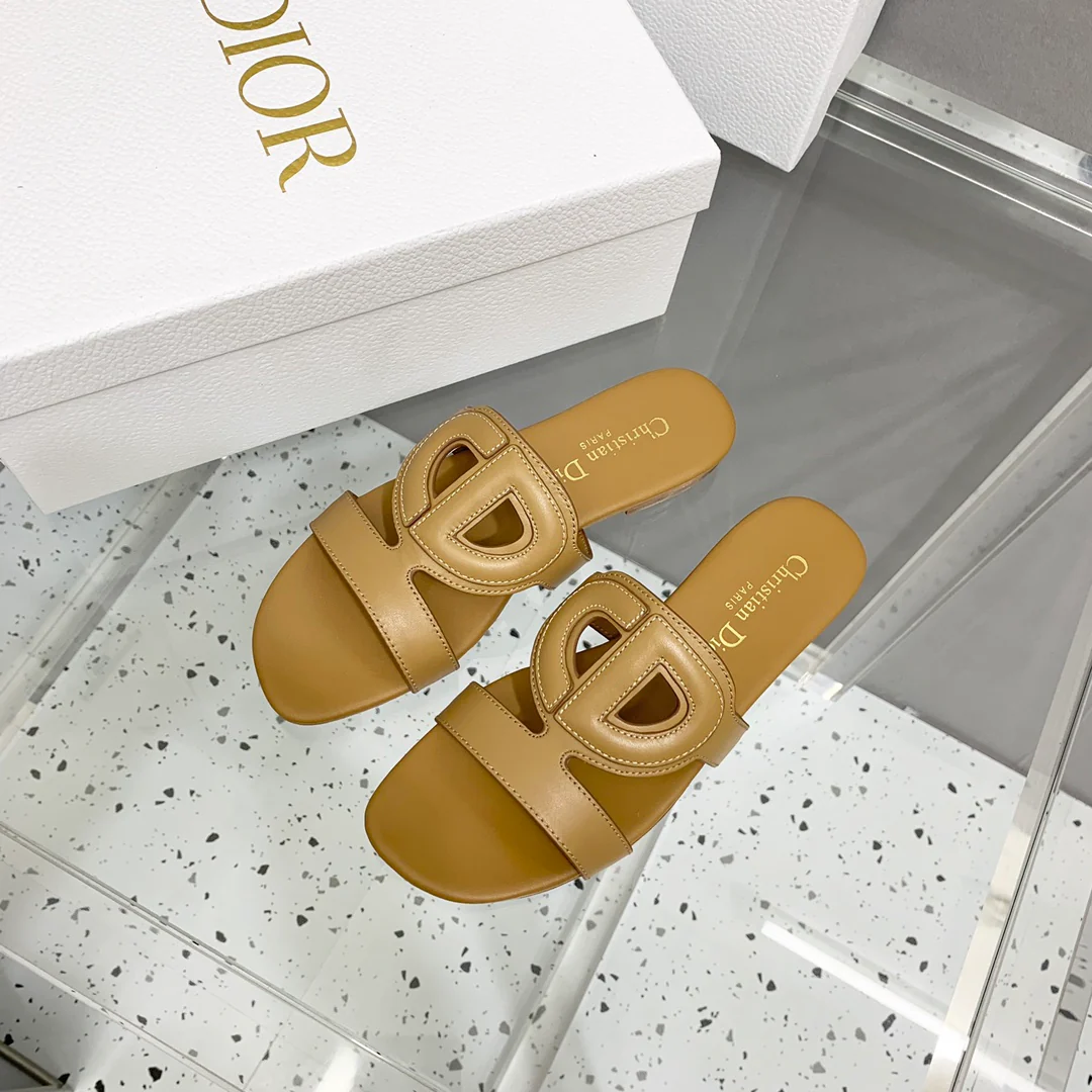 Dior - Абрикосовые тапочки