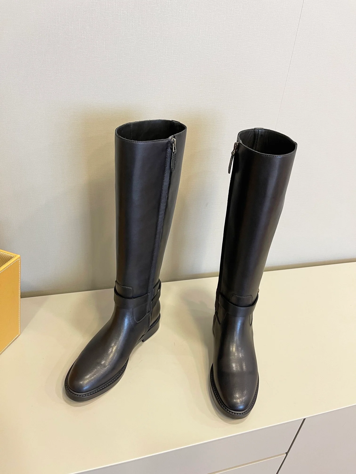 Ботинки Tods 2022 года