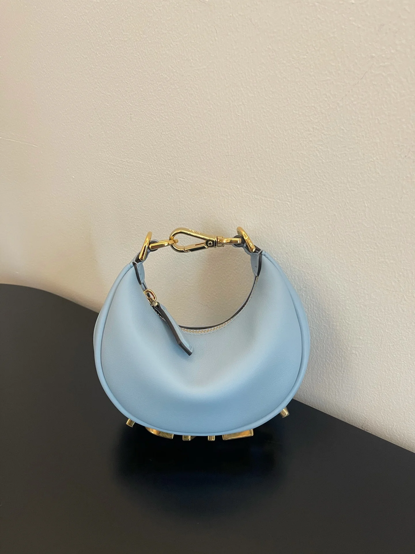 Миниатюрная синяя кожаная сумка через плечо Fendi-fendigraphy