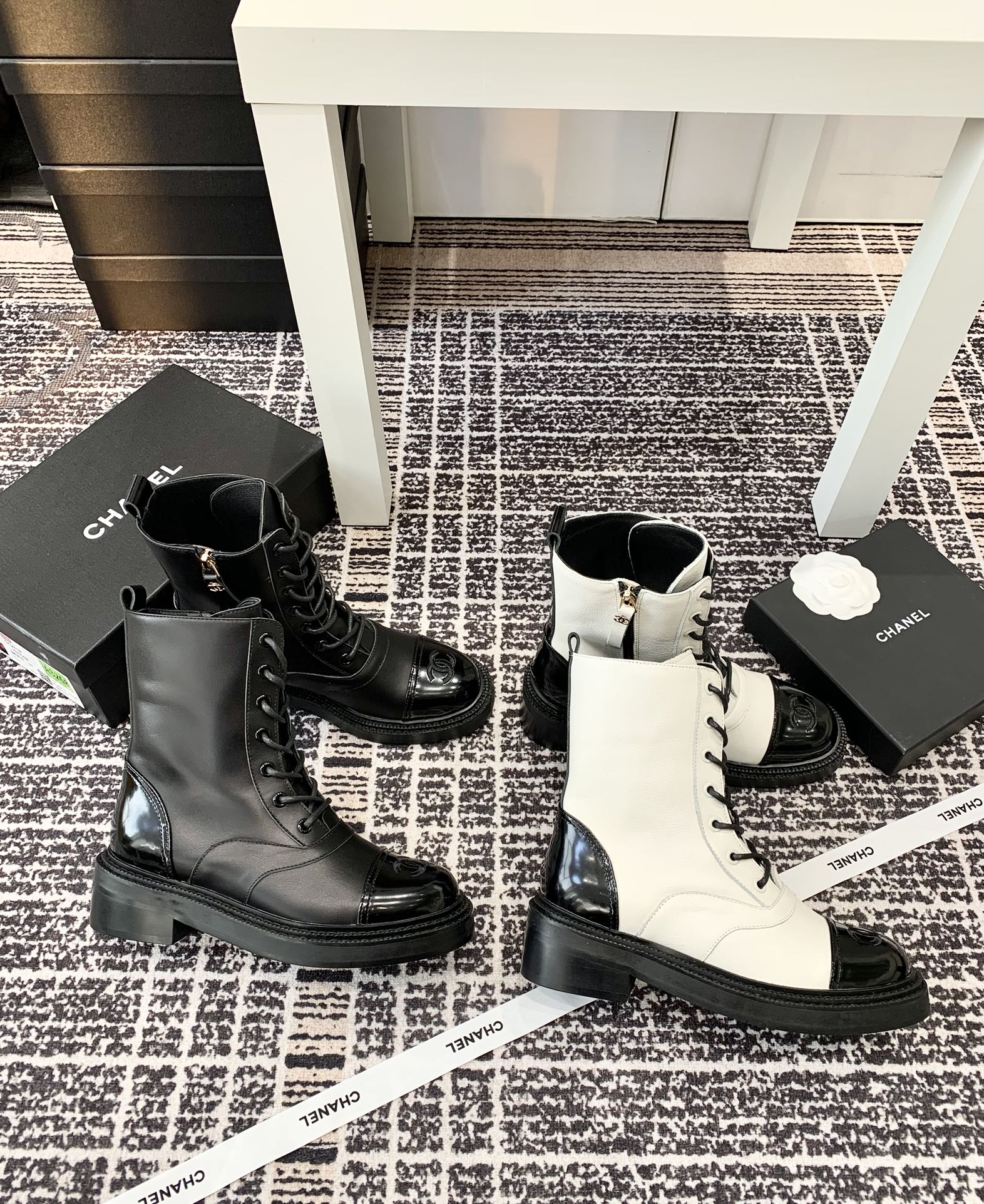 Chanel - Сапоги для верховой езды на шнуровке - Черные