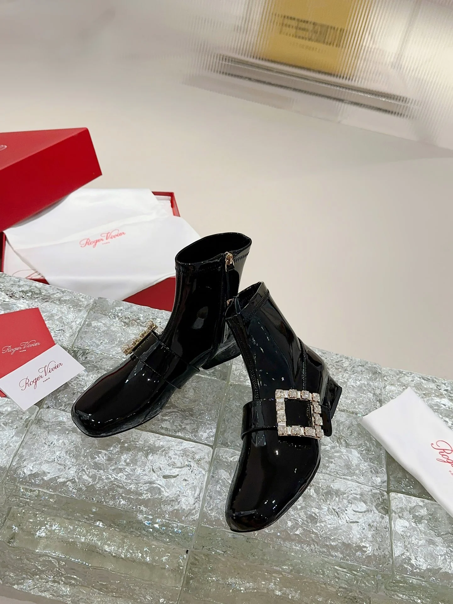 Туфли с квадратным носком и пряжкой - 2024 - Ботильоны на низком каблуке с металлической пряжкой - Черные