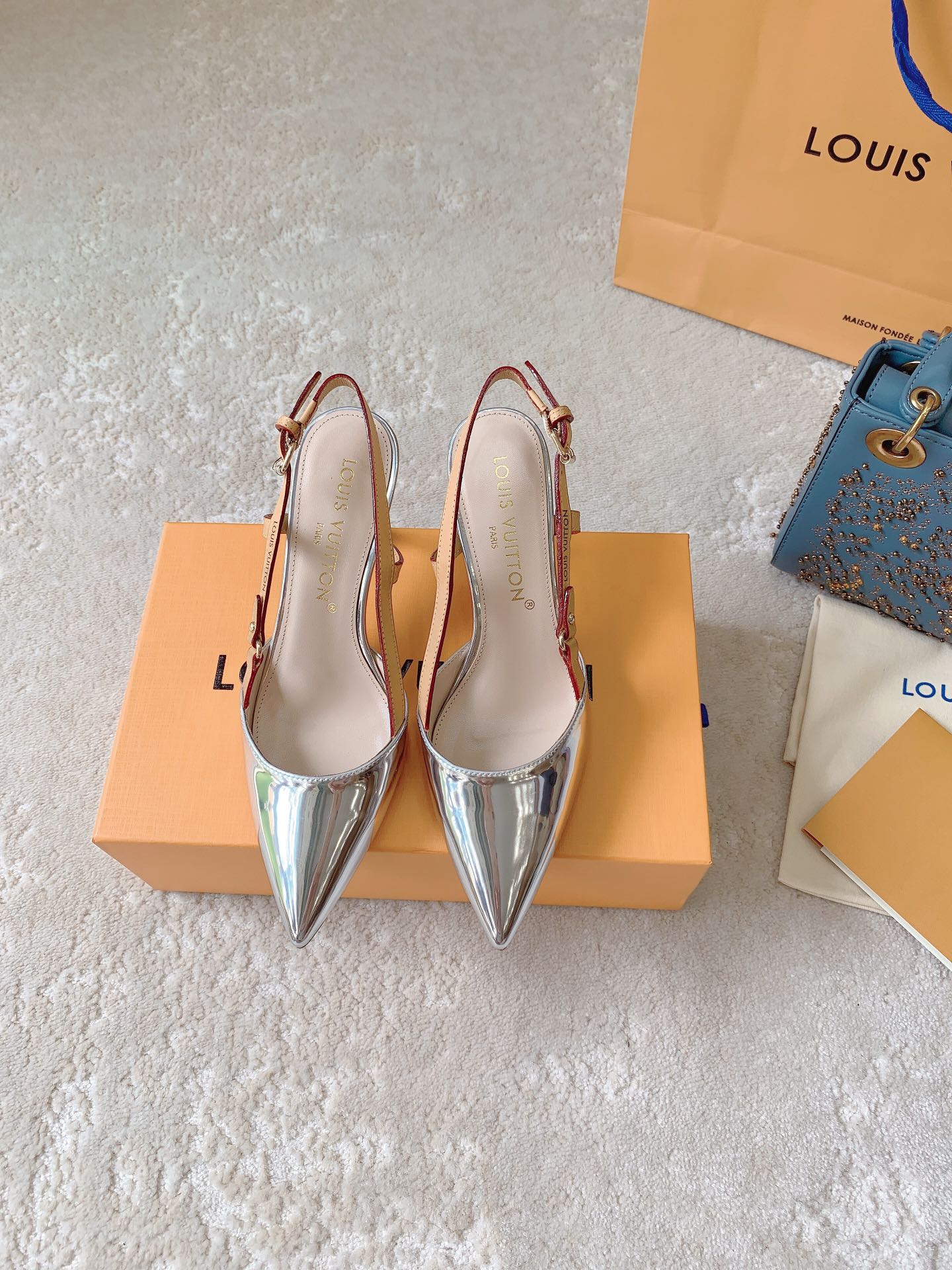 Новинка весны/лета 2023 года - Коллекция Blossom Elegance - Босоножки на высоком каблуке - 7-5 см - Серебристые