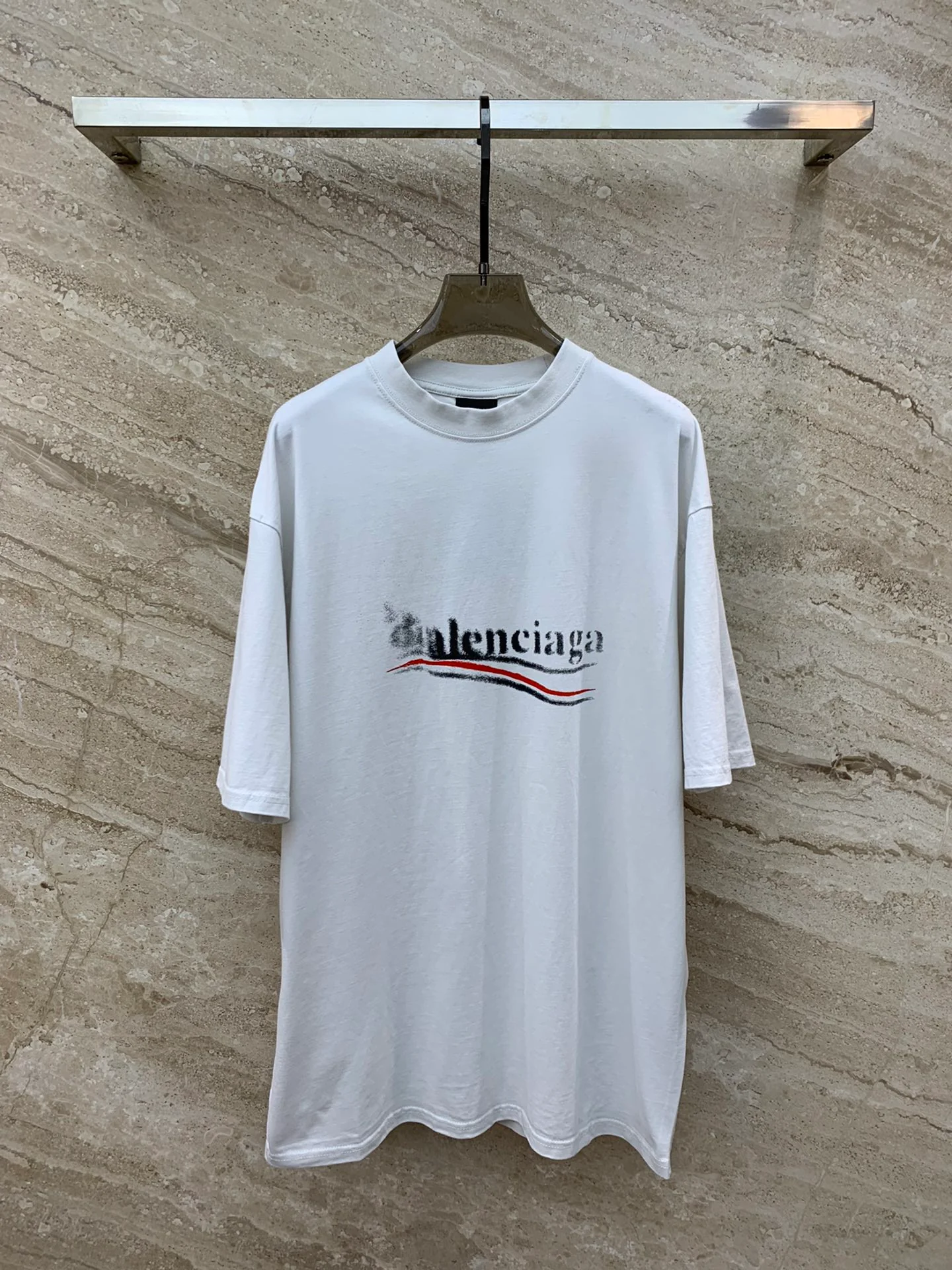 Футболка Balenciaga 2403 Melting Coke Print свободного кроя с коротким рукавом - унисекс - белая