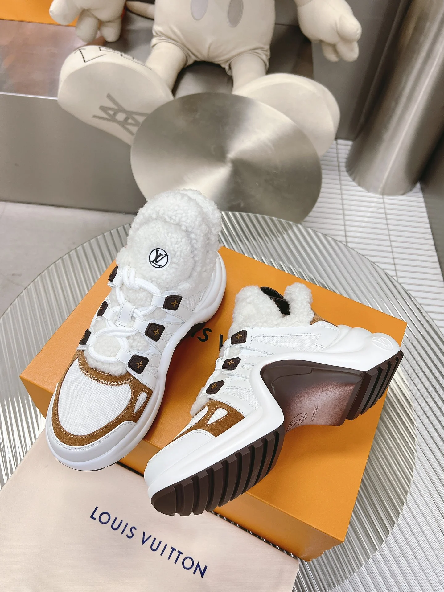 LV - Массивные туфли из шелковой кожи - Бело-коричневые - 1