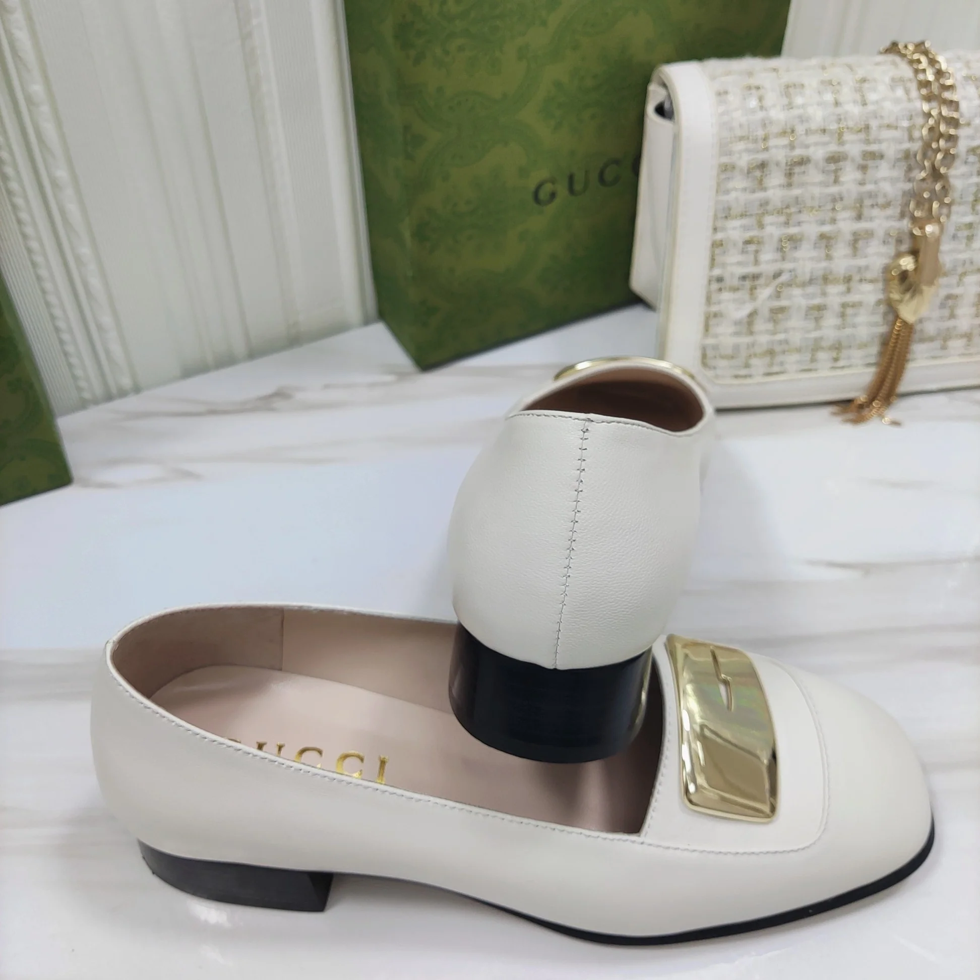 Туфли Gucci в стиле ретро с квадратным носком и низким каблуком - 1