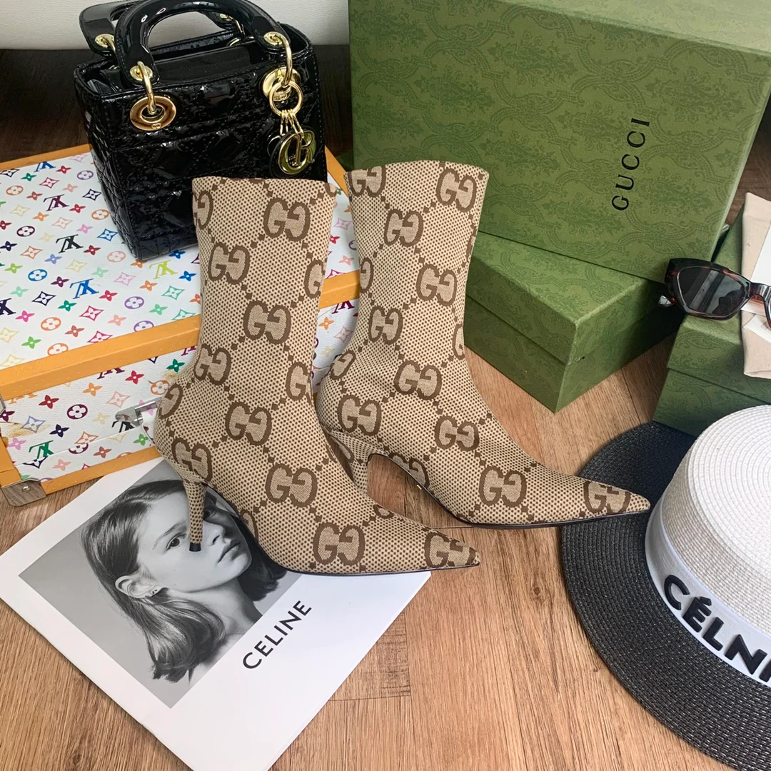 Ботильоны-носки Gucci Осень/Зима 2022 на шпильке с острым носком - Абрикосовый цвет - 8 дюймов