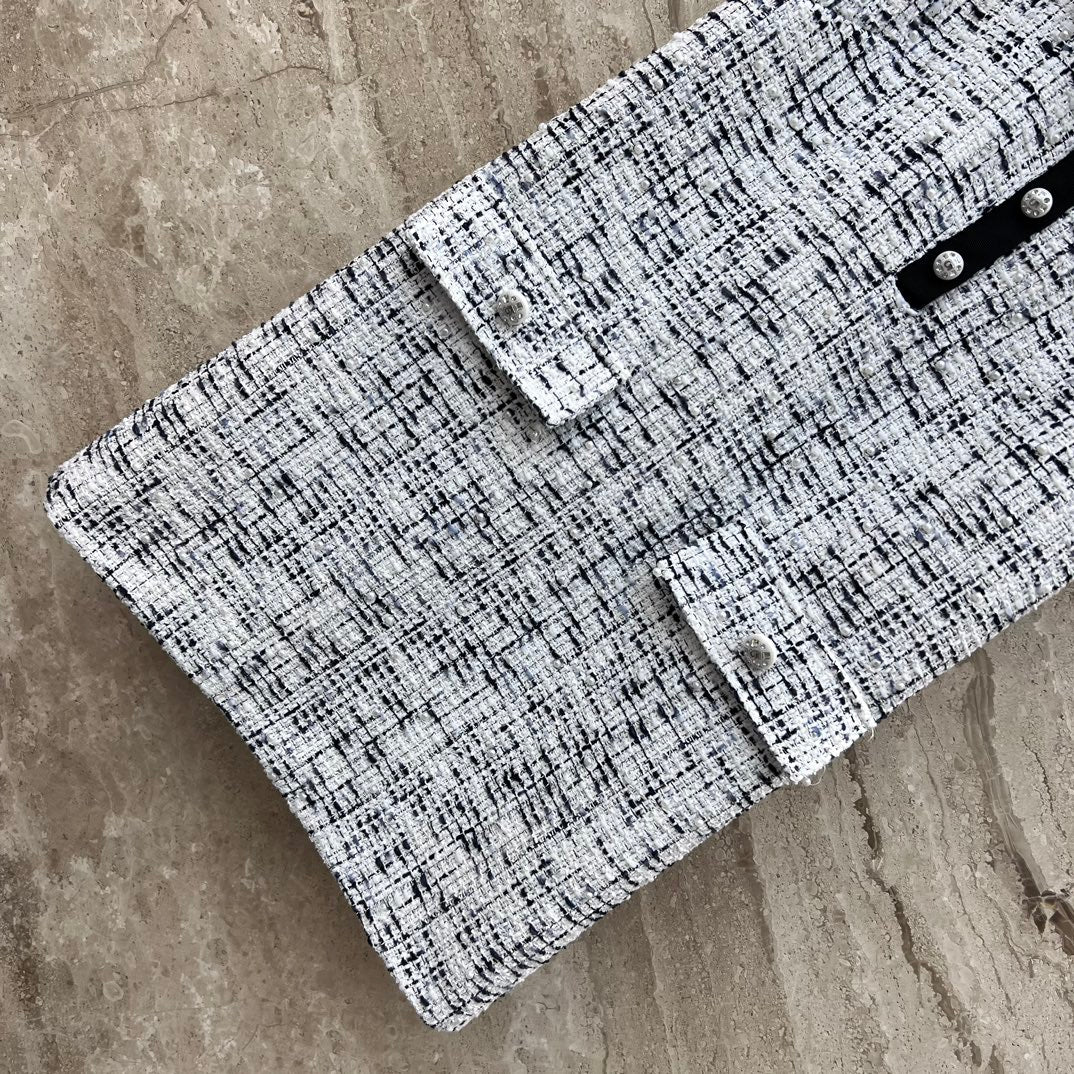 Chanel 2403 - Прочное шерстяное платье с воротником в морском стиле, украшенное жемчугом.