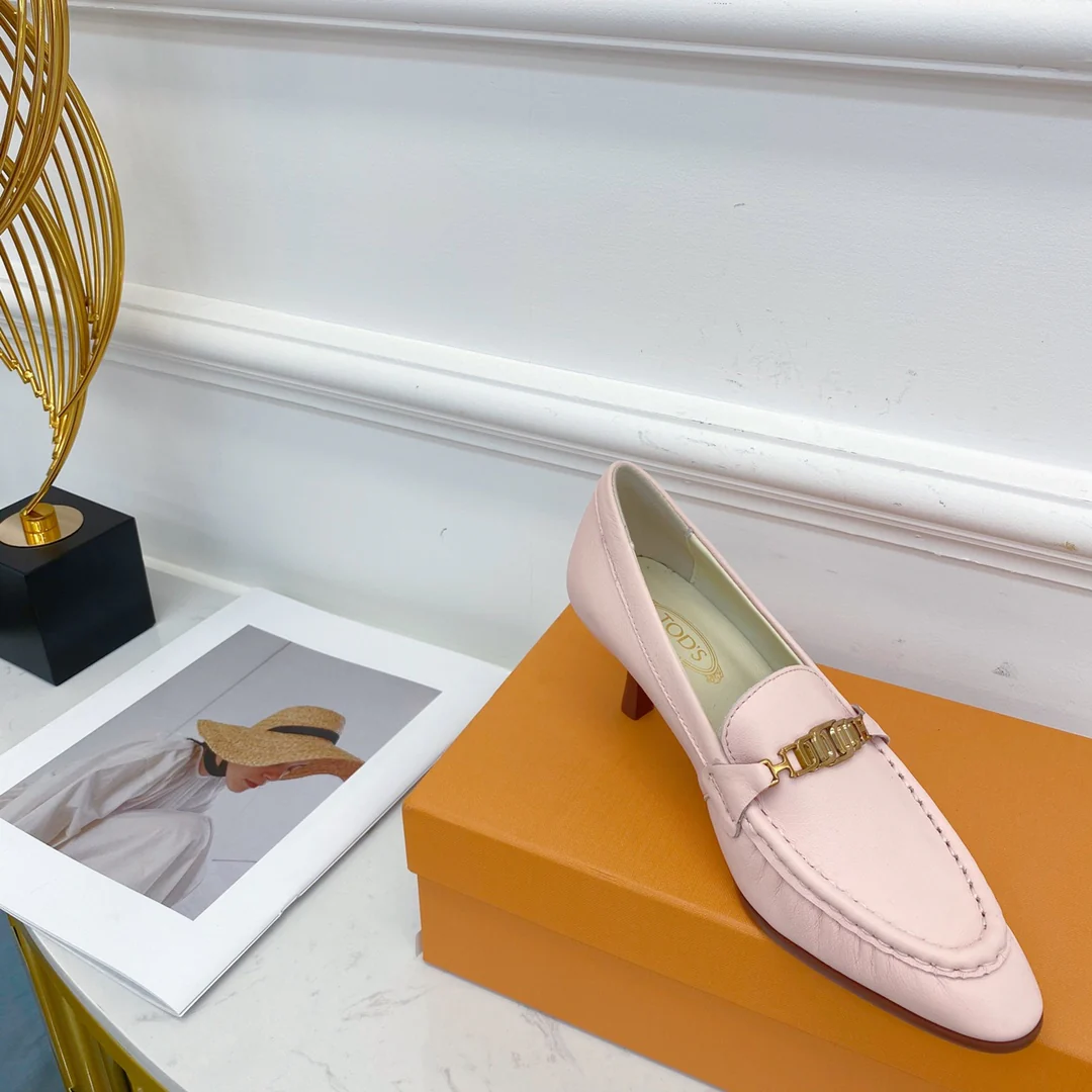 Tods - Лоферы с острым носком и низким каблуком