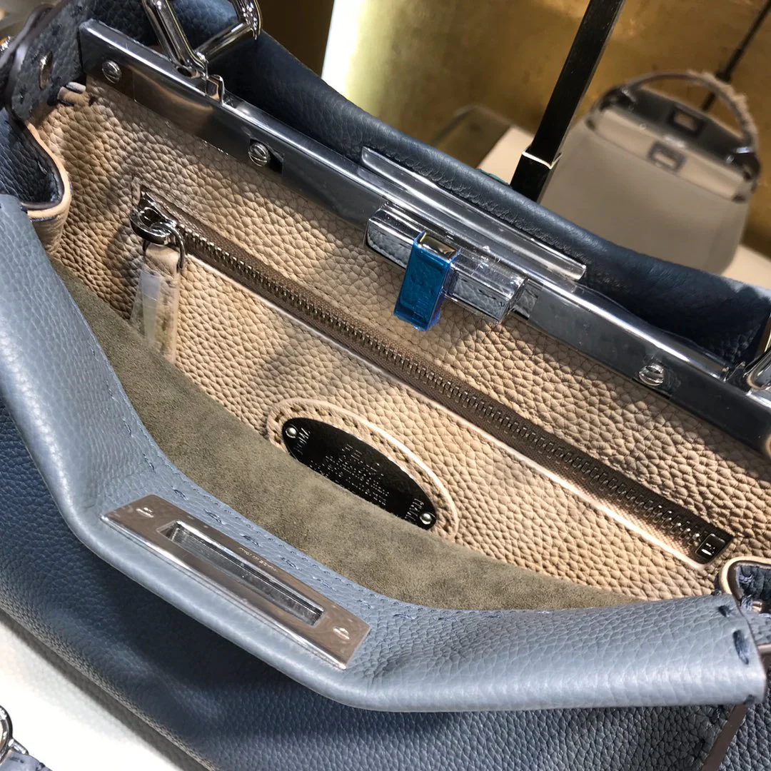 Сумка Fendi Peekaboo Medium Blue из змеиной кожи