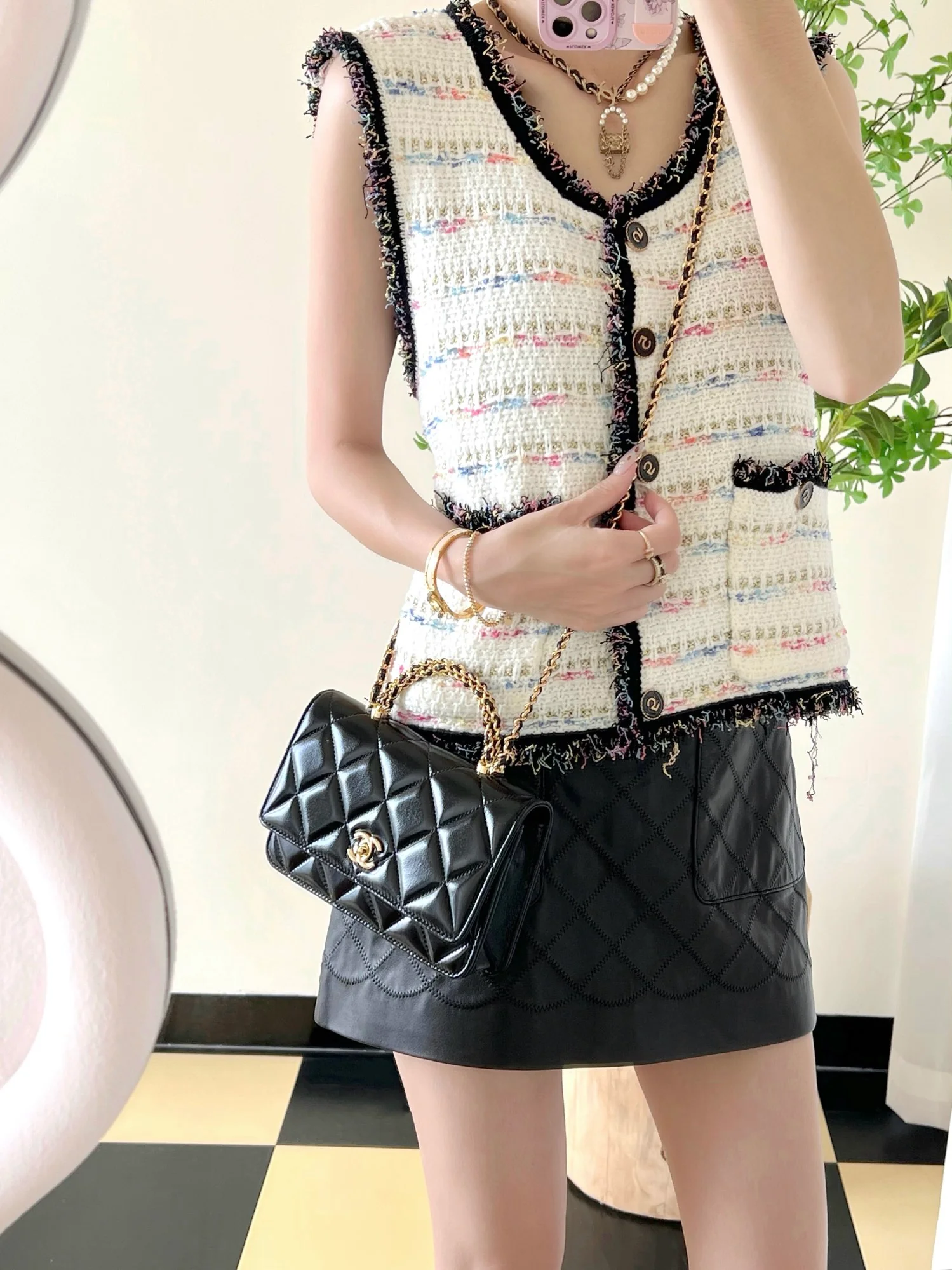 Сумка Chanel на цепочке с петлевой ручкой - WOC - Черная